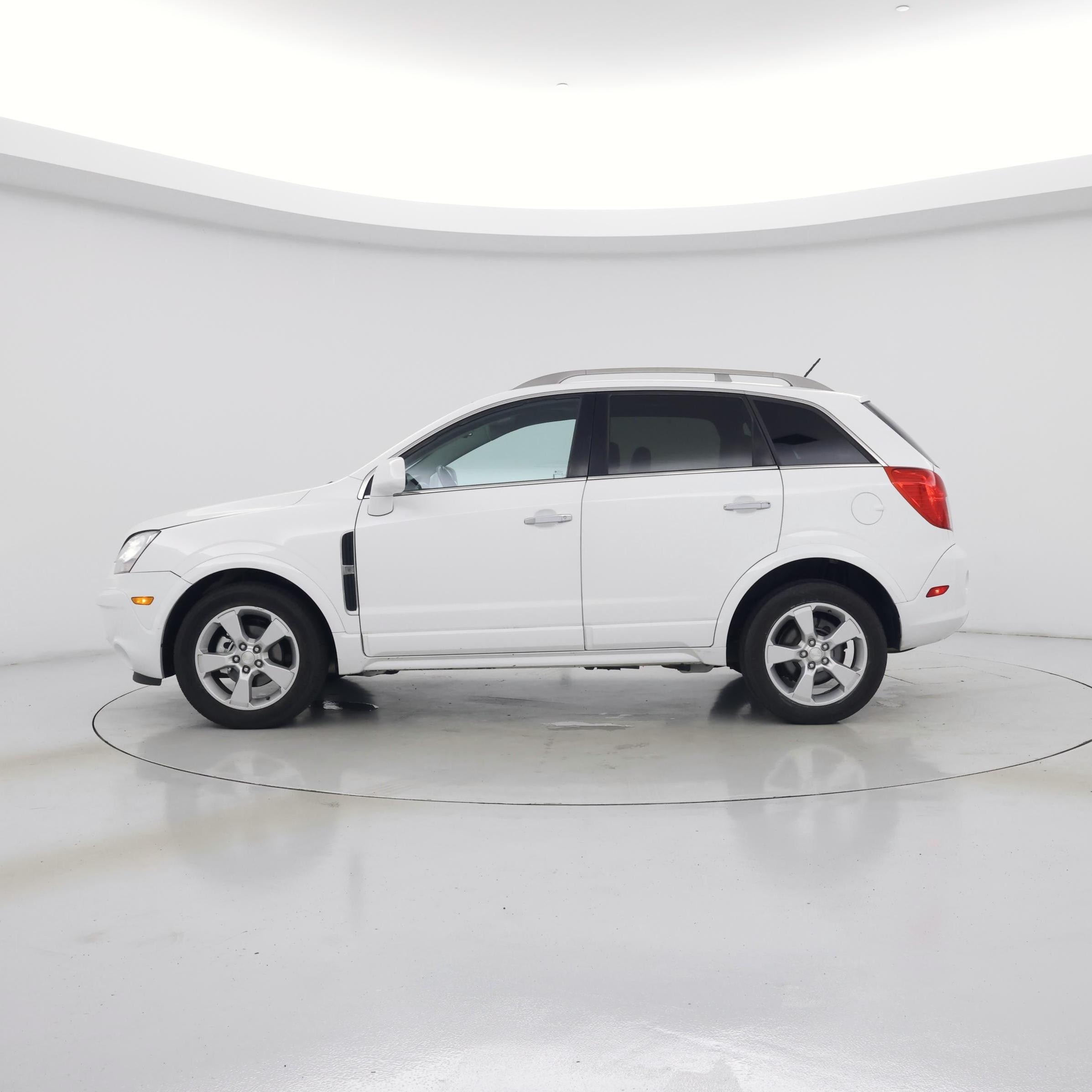 Thumbnail: 2015 Chevrolet Captiva Sport - 3