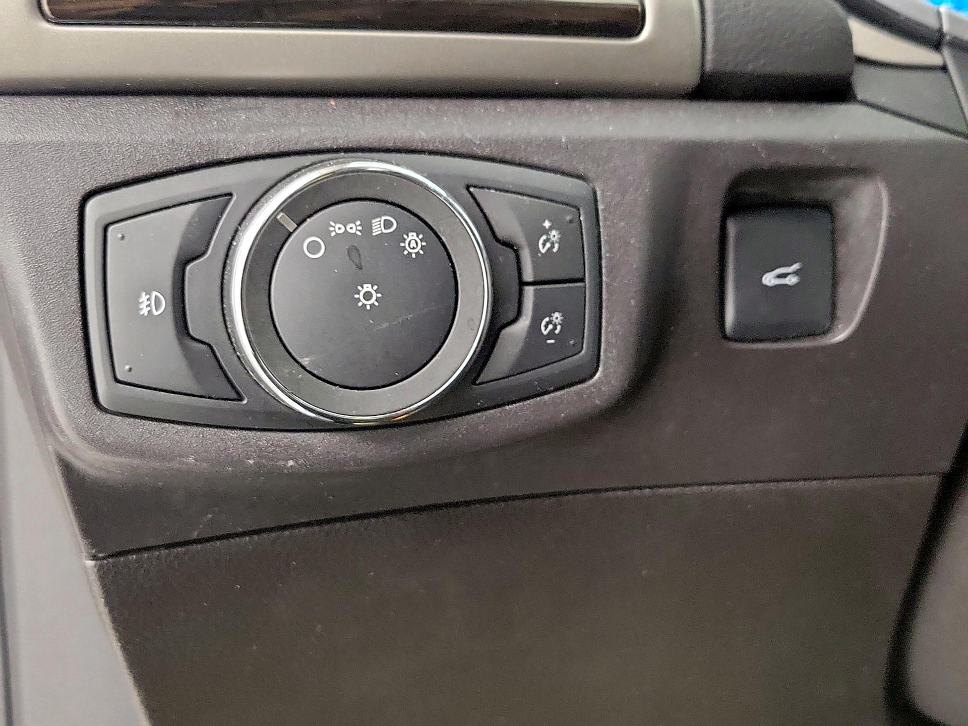 Thumbnail: 2016 Ford Fusion - 13
