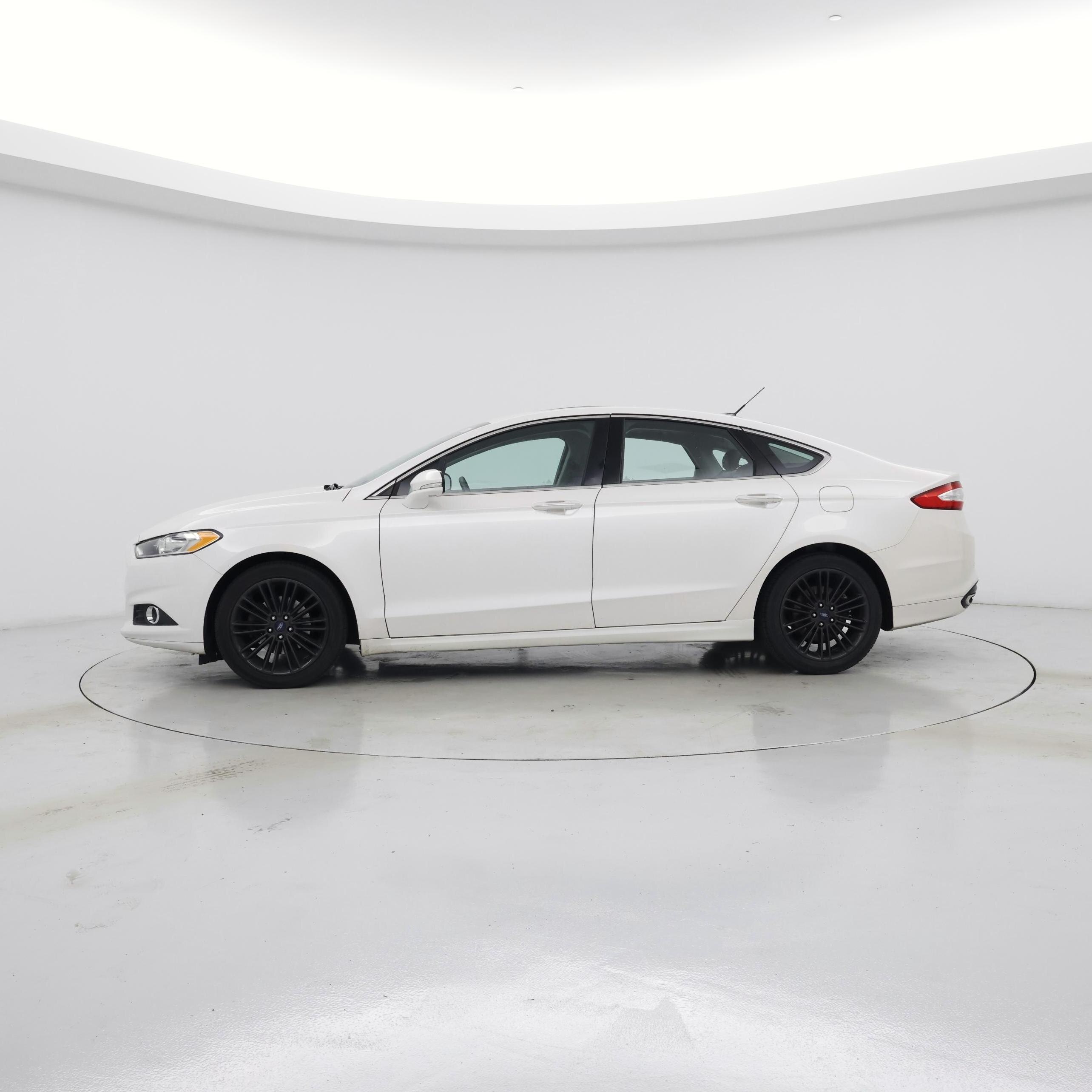 Thumbnail: 2016 Ford Fusion - 3