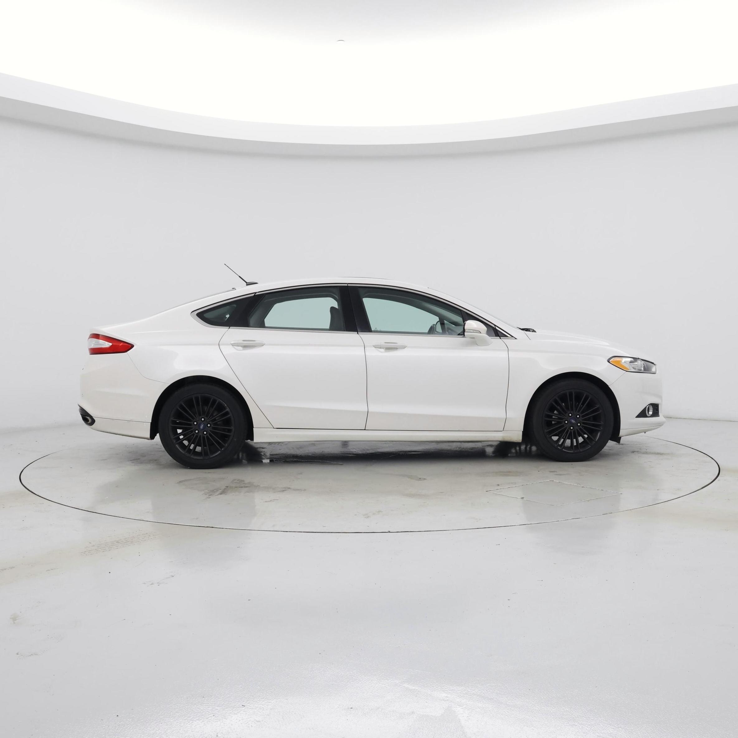 Thumbnail: 2016 Ford Fusion - 7
