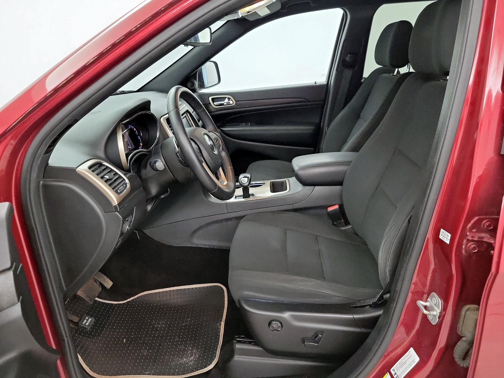 Thumbnail: 2015 Jeep Grand Cherokee - 11