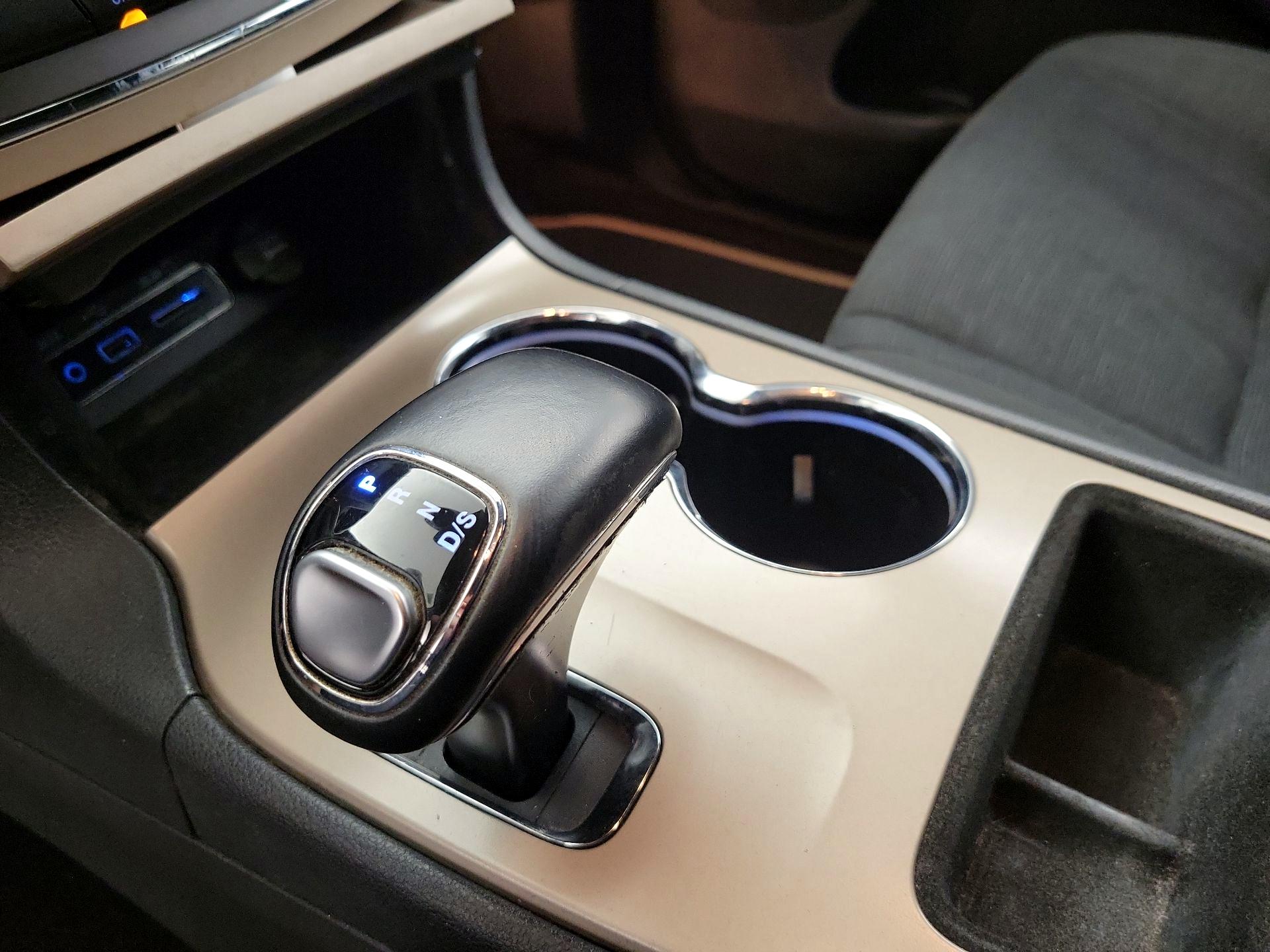 Thumbnail: 2015 Jeep Grand Cherokee - 16