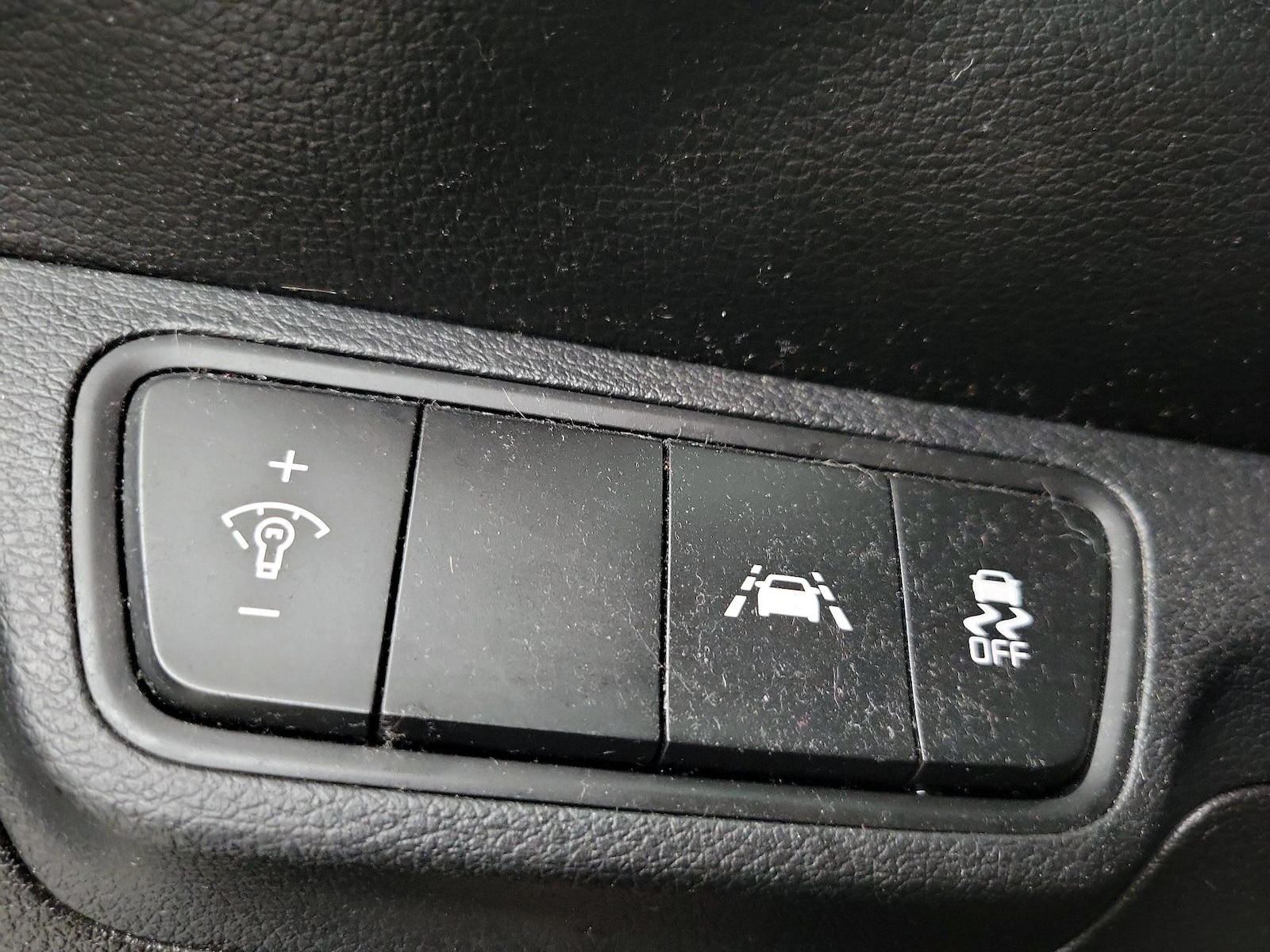 2021 Kia Forte LXS - Photo 14