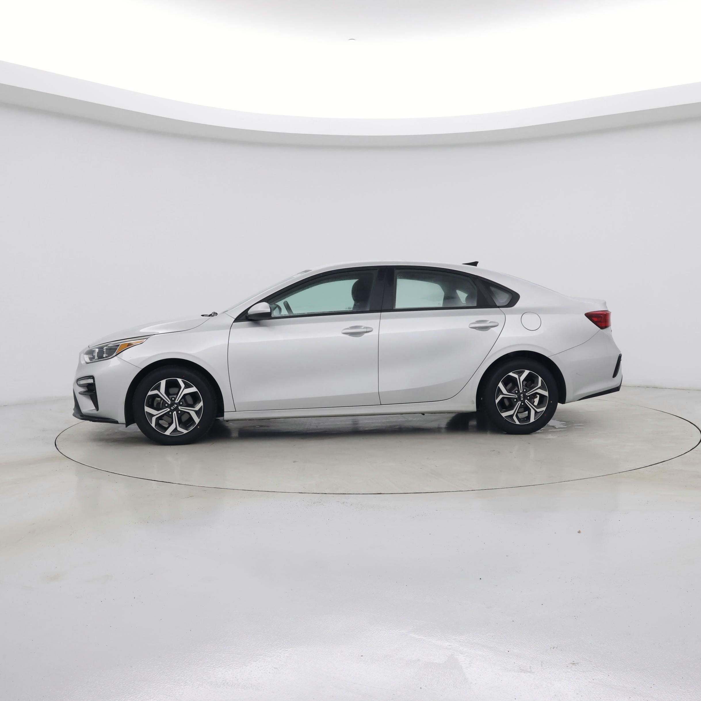 Thumbnail: 2021 Kia Forte - 3