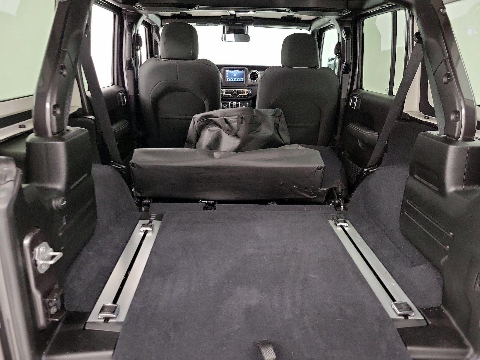 2020 Jeep Wrangler Unlimited Sahara - Photo 22