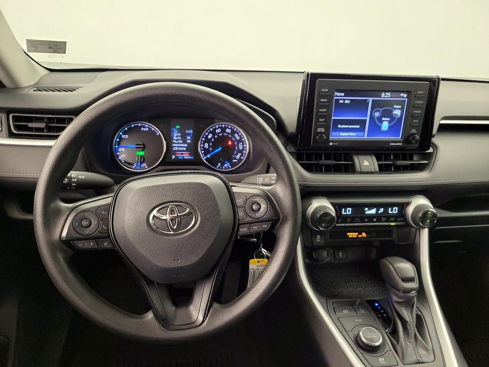 2021 Toyota RAV4 LE - Photo 11