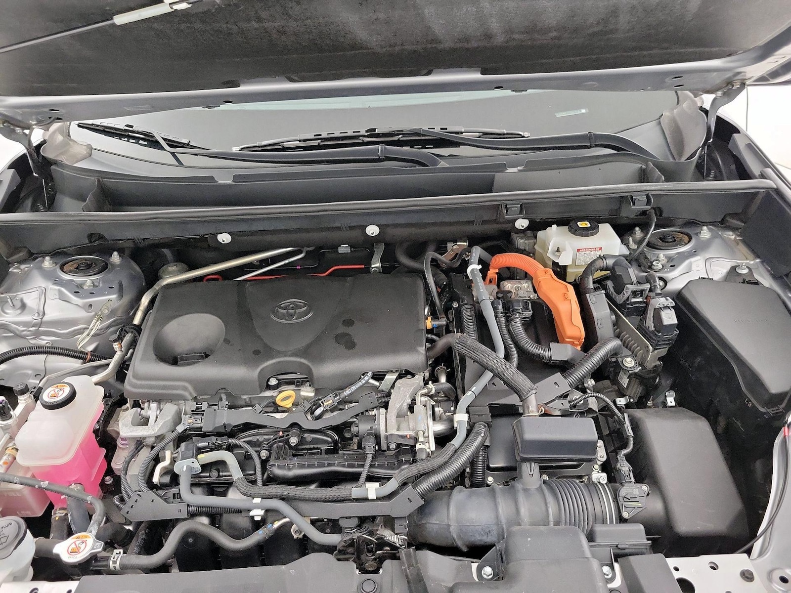2021 Toyota RAV4 LE - Photo 22