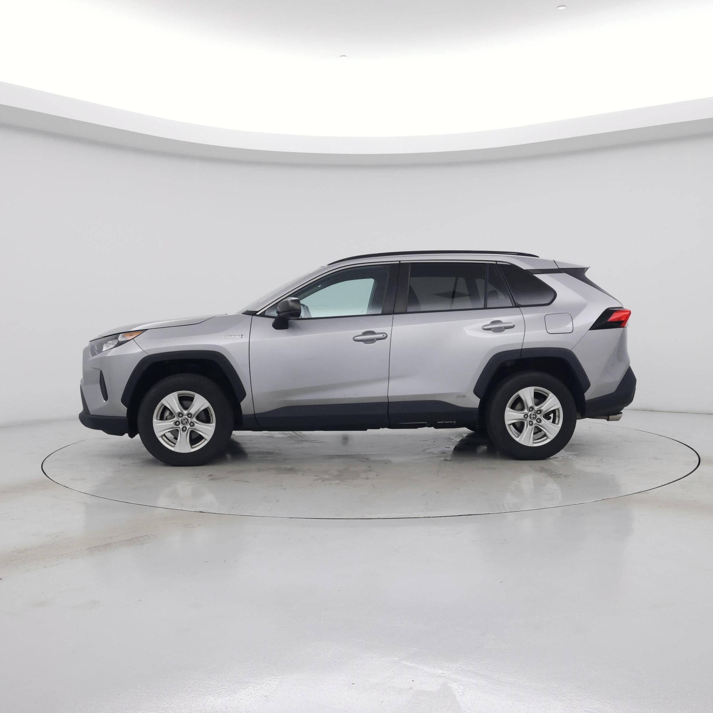Thumbnail: 2021 Toyota RAV4 - 3