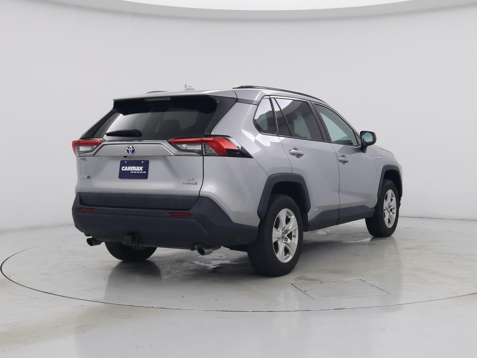 2021 Toyota RAV4 LE - Photo 9
