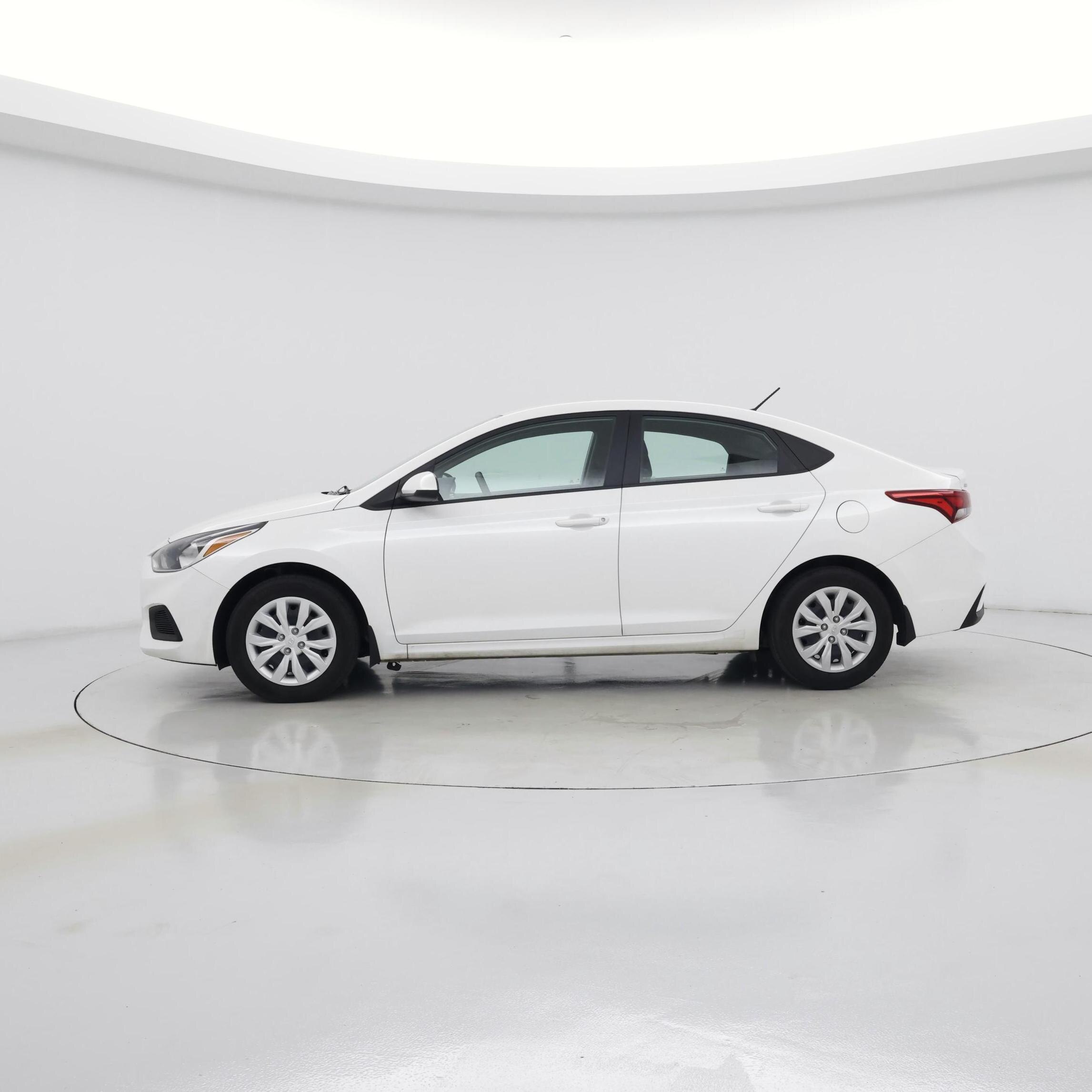 Thumbnail: 2022 Hyundai Accent - 3