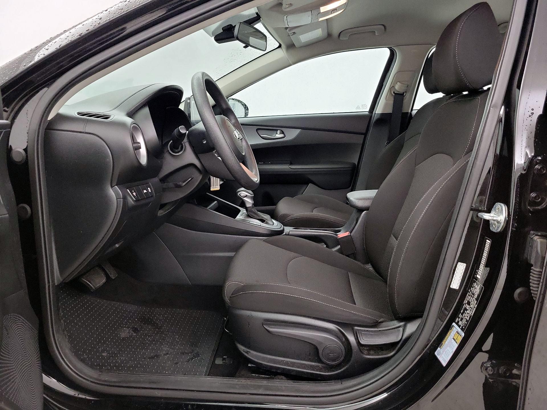 Thumbnail: 2020 Kia Forte - 11