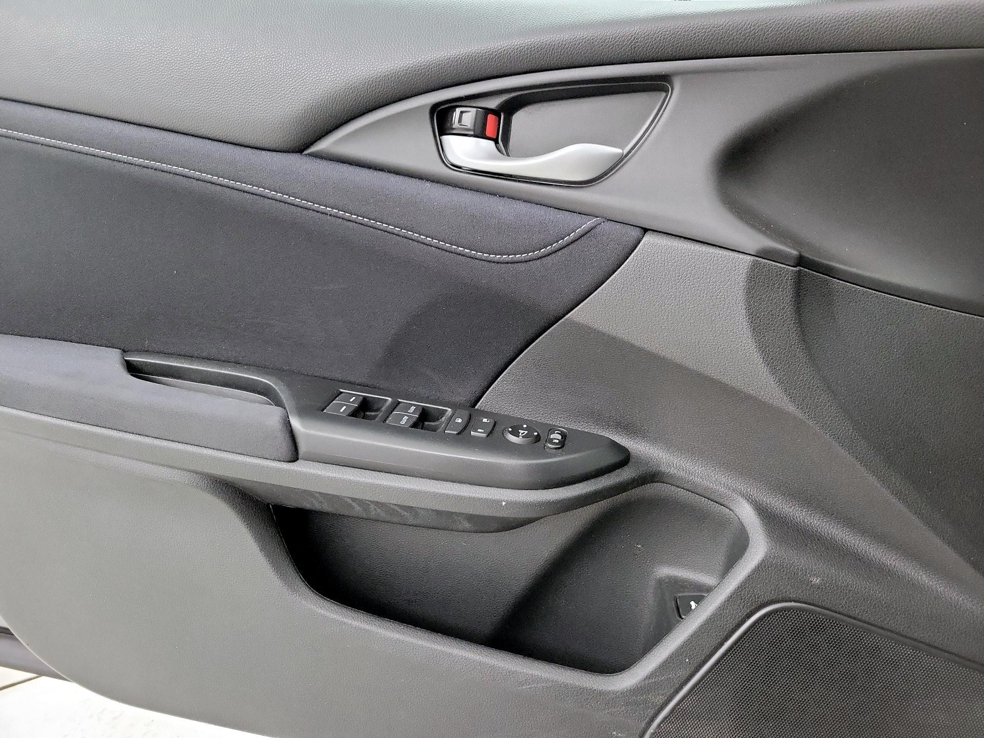 Thumbnail: 2019 Honda Insight - 12