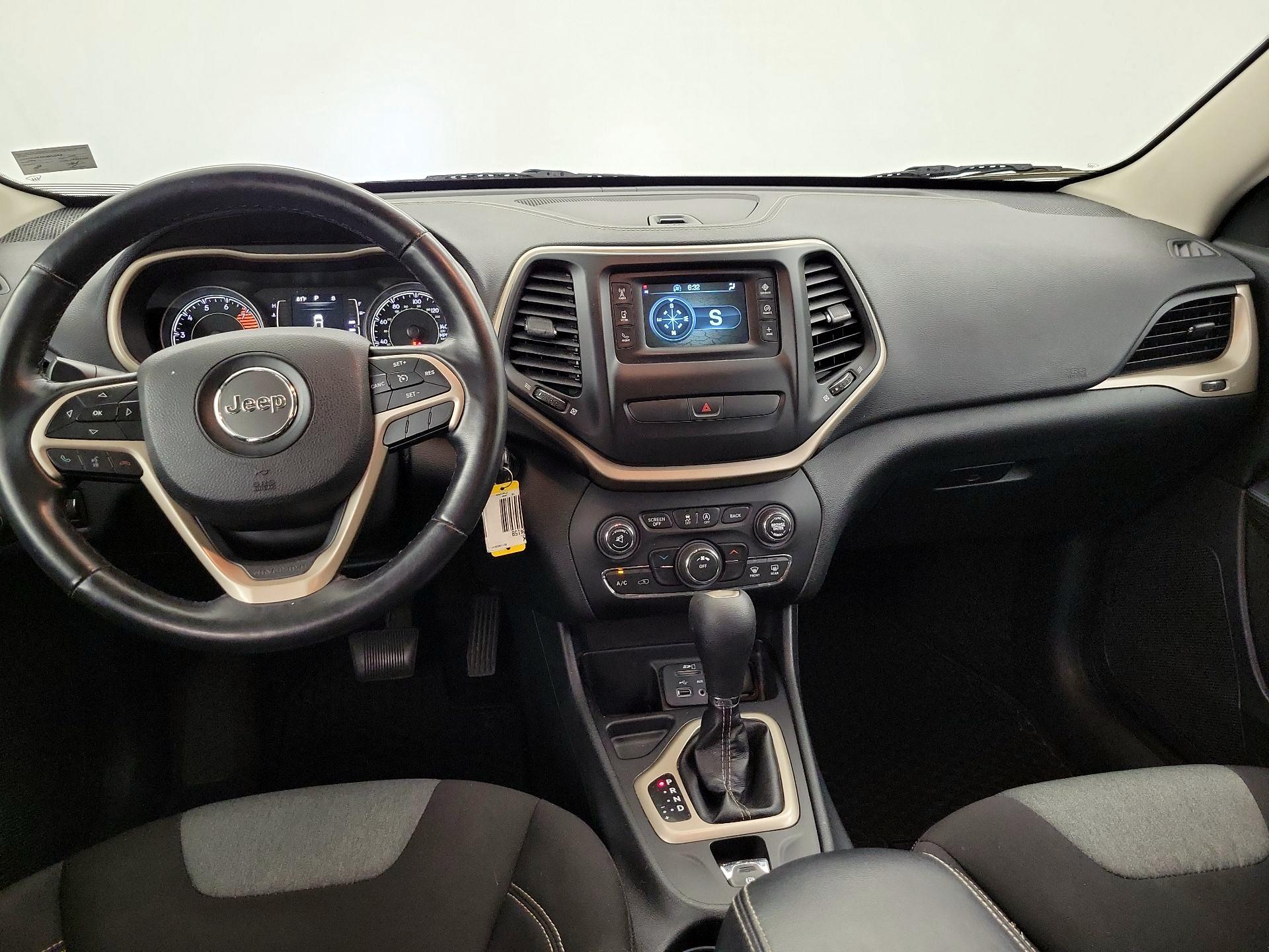 Thumbnail: 2016 Jeep Cherokee - 9