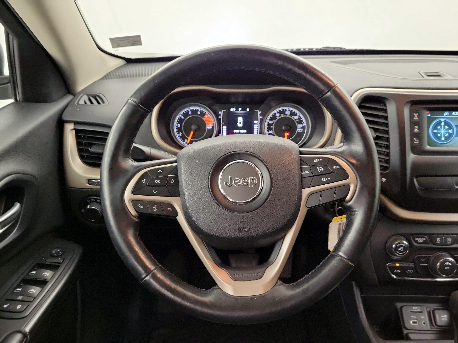 Thumbnail: 2016 Jeep Cherokee - 10