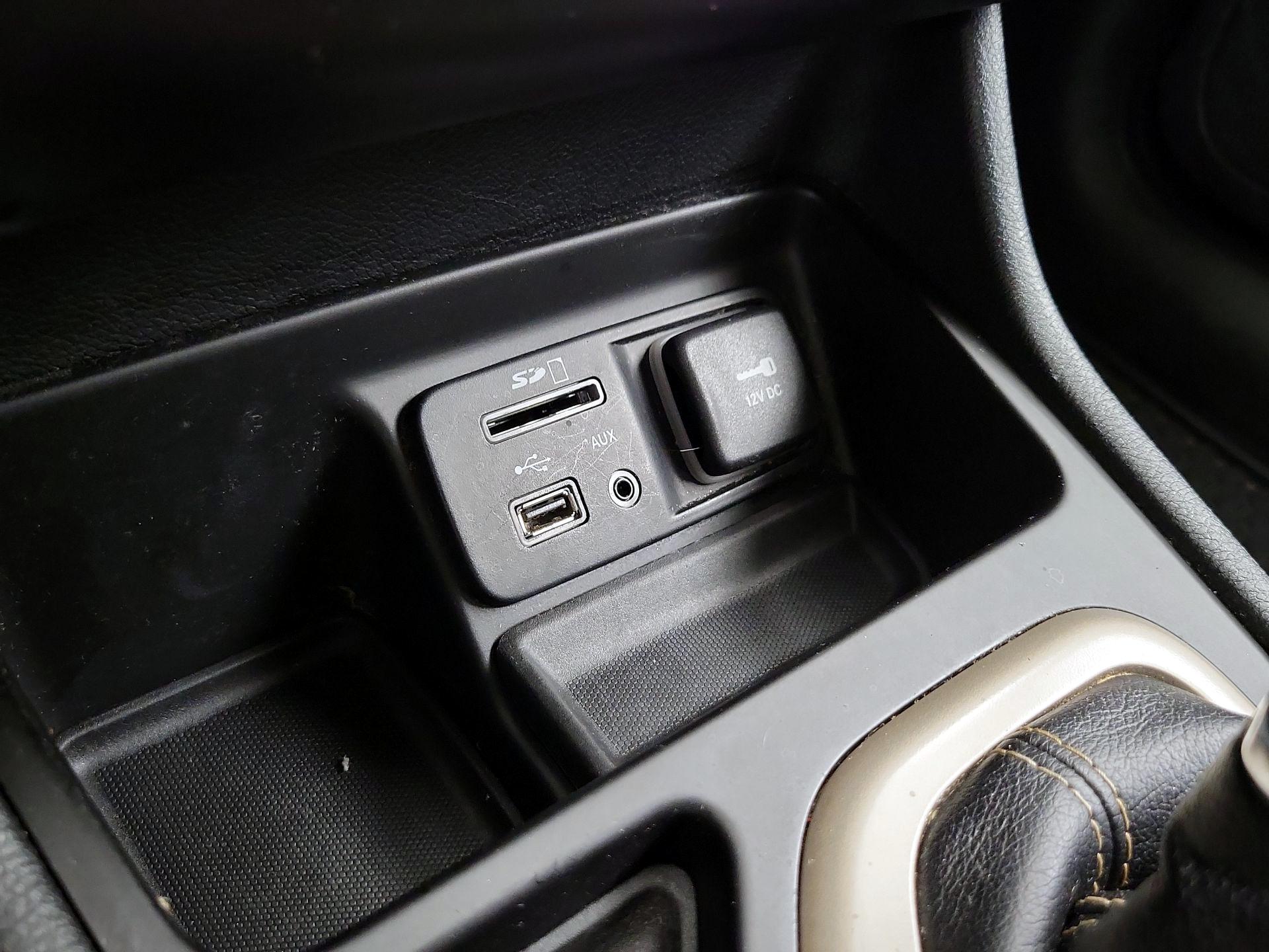 Thumbnail: 2016 Jeep Cherokee - 18
