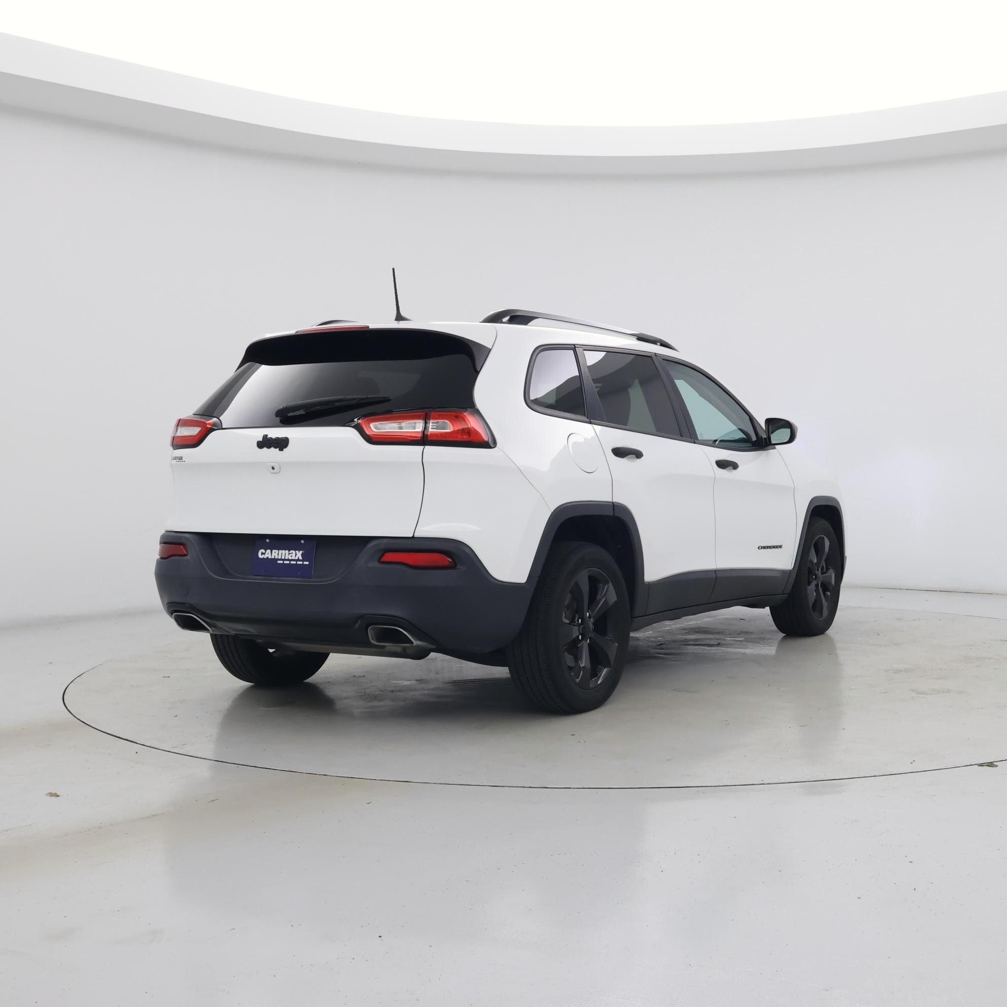 Thumbnail: 2016 Jeep Cherokee - 8