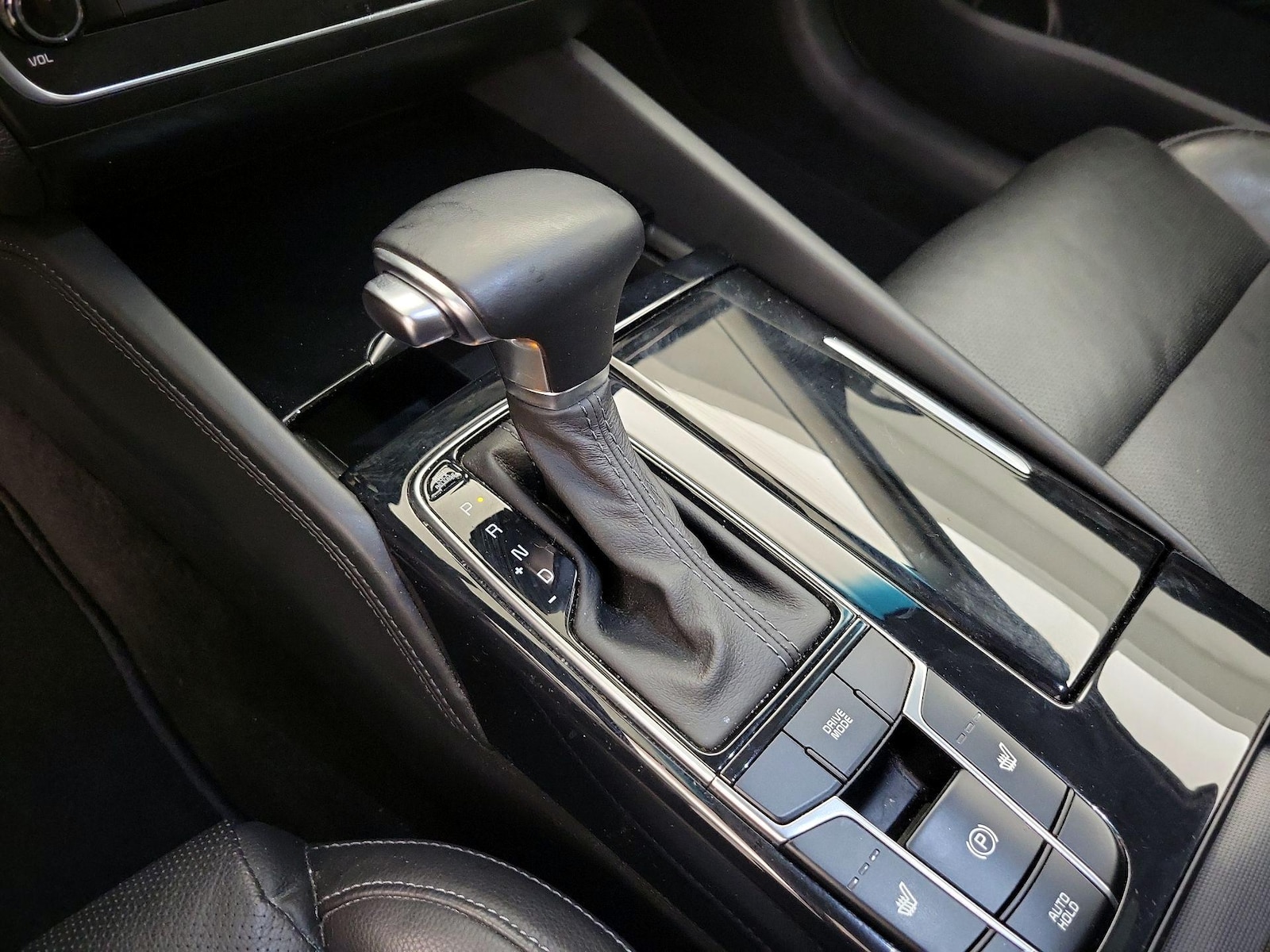 2019 Kia Cadenza Technology - Photo 19