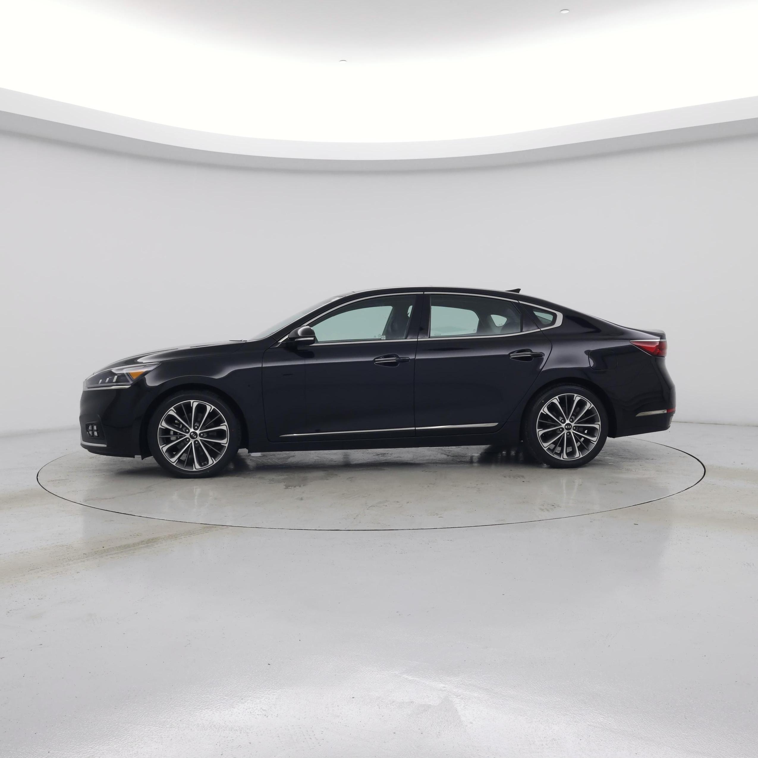 Thumbnail: 2019 Kia Cadenza - 3