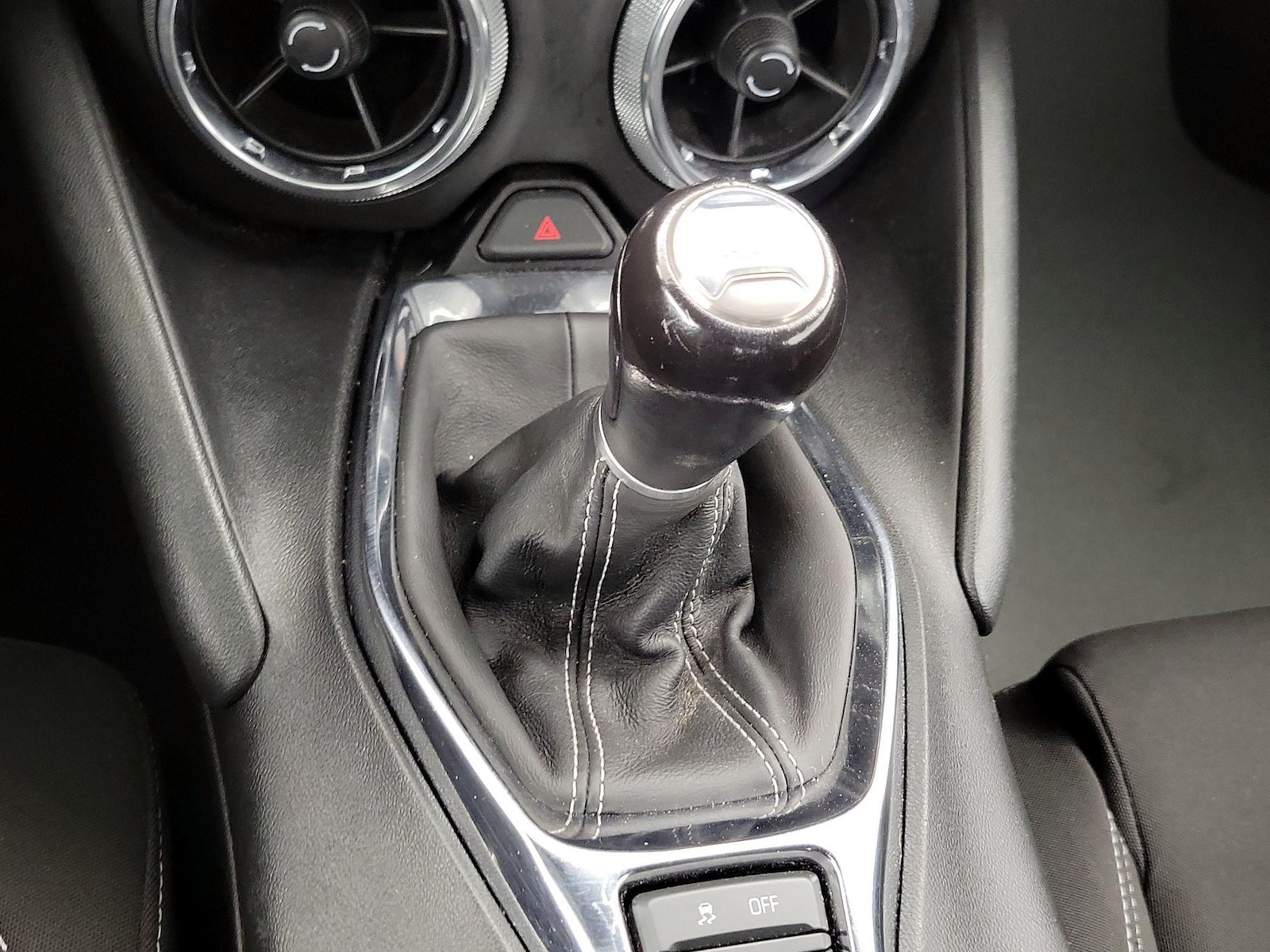 2020 Chevrolet Camaro 1LS - Photo 16