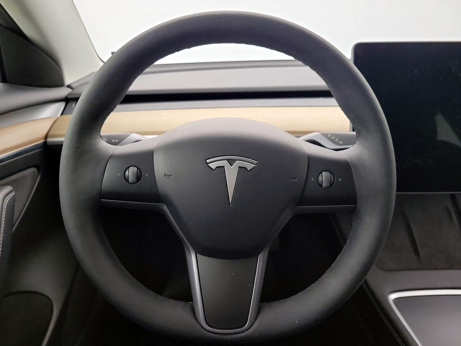 Thumbnail: 2023 Tesla Model 3 - 10