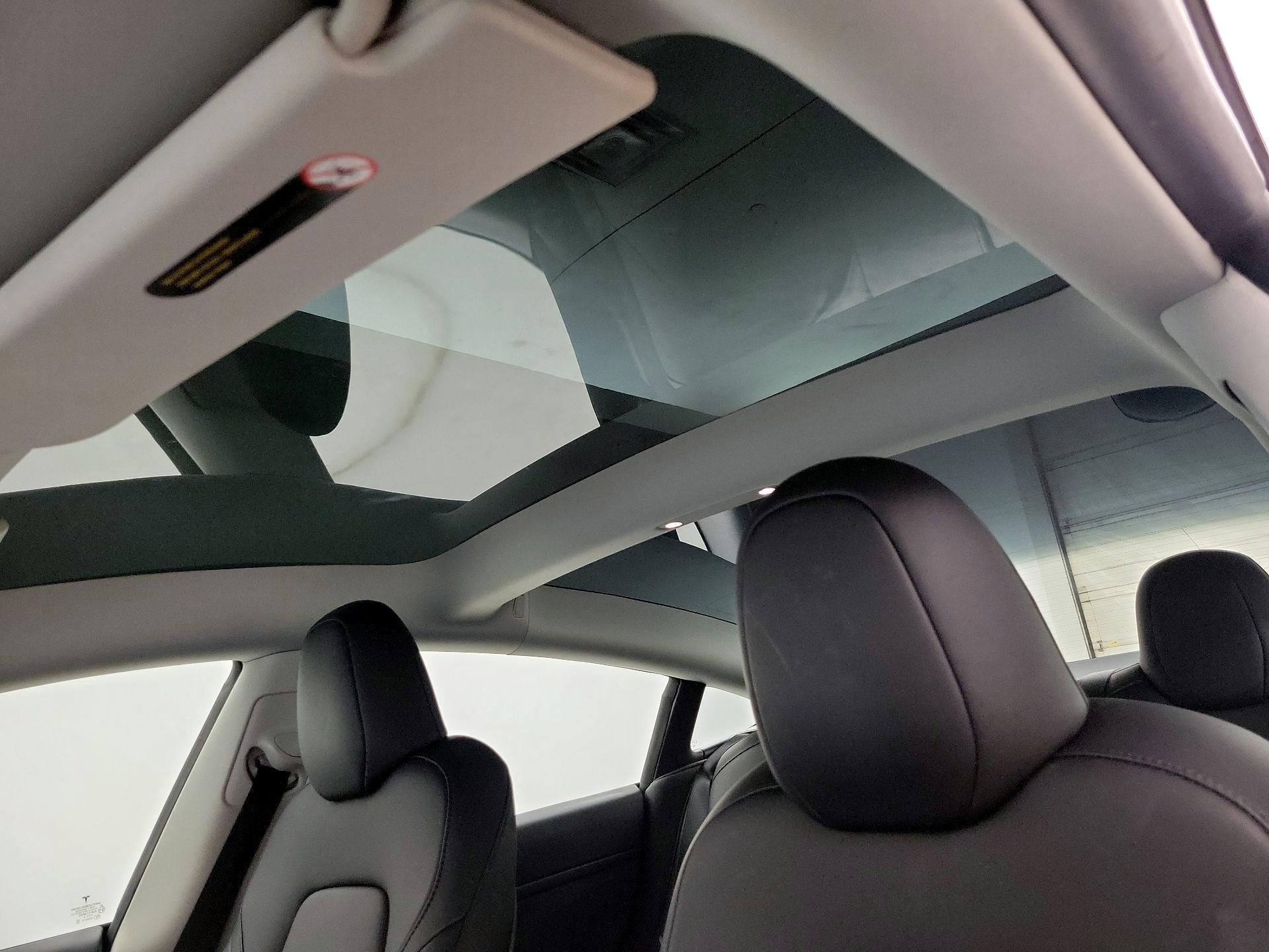 Thumbnail: 2023 Tesla Model 3 - 19