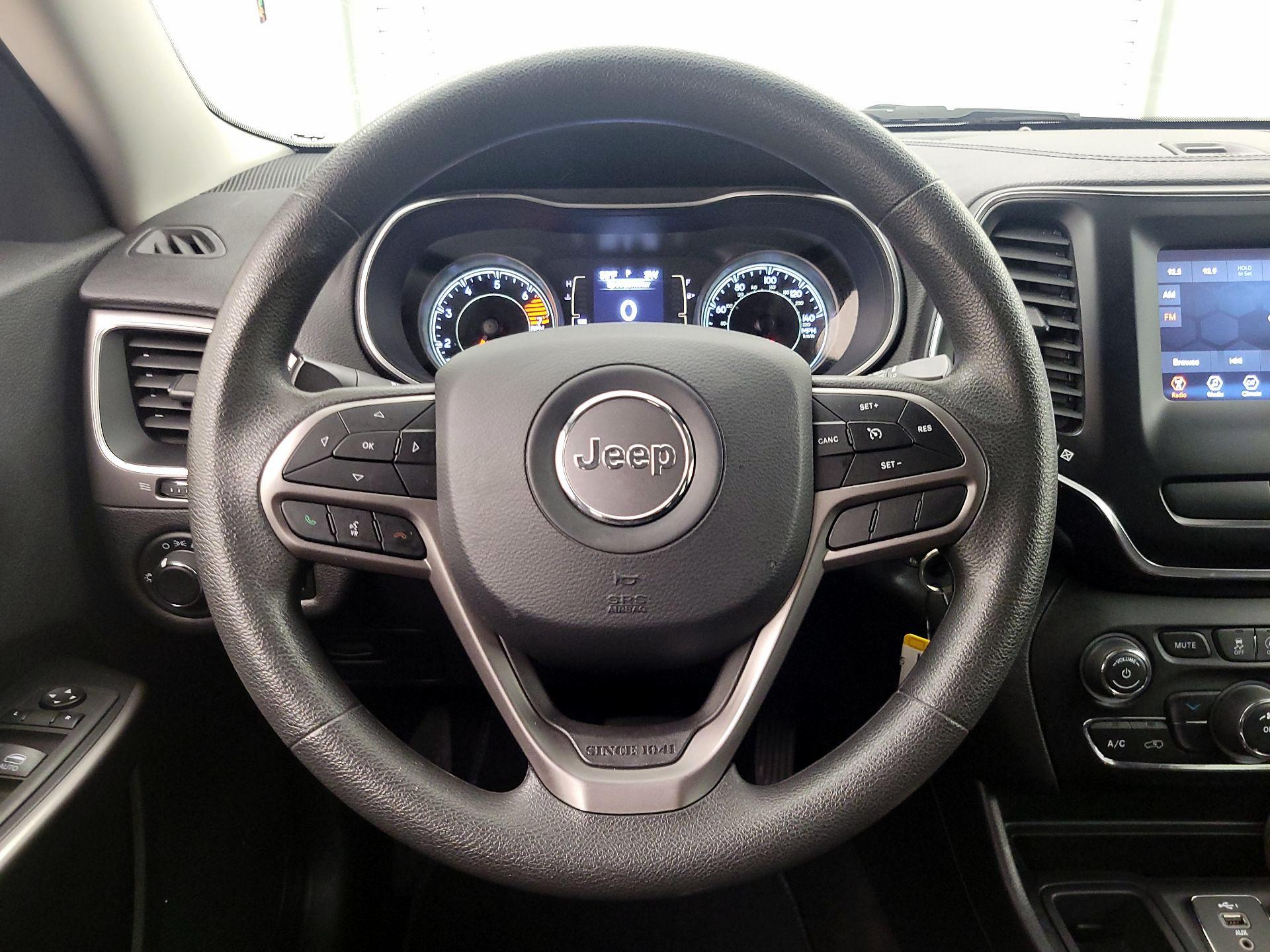 Thumbnail: 2021 Jeep Cherokee - 10