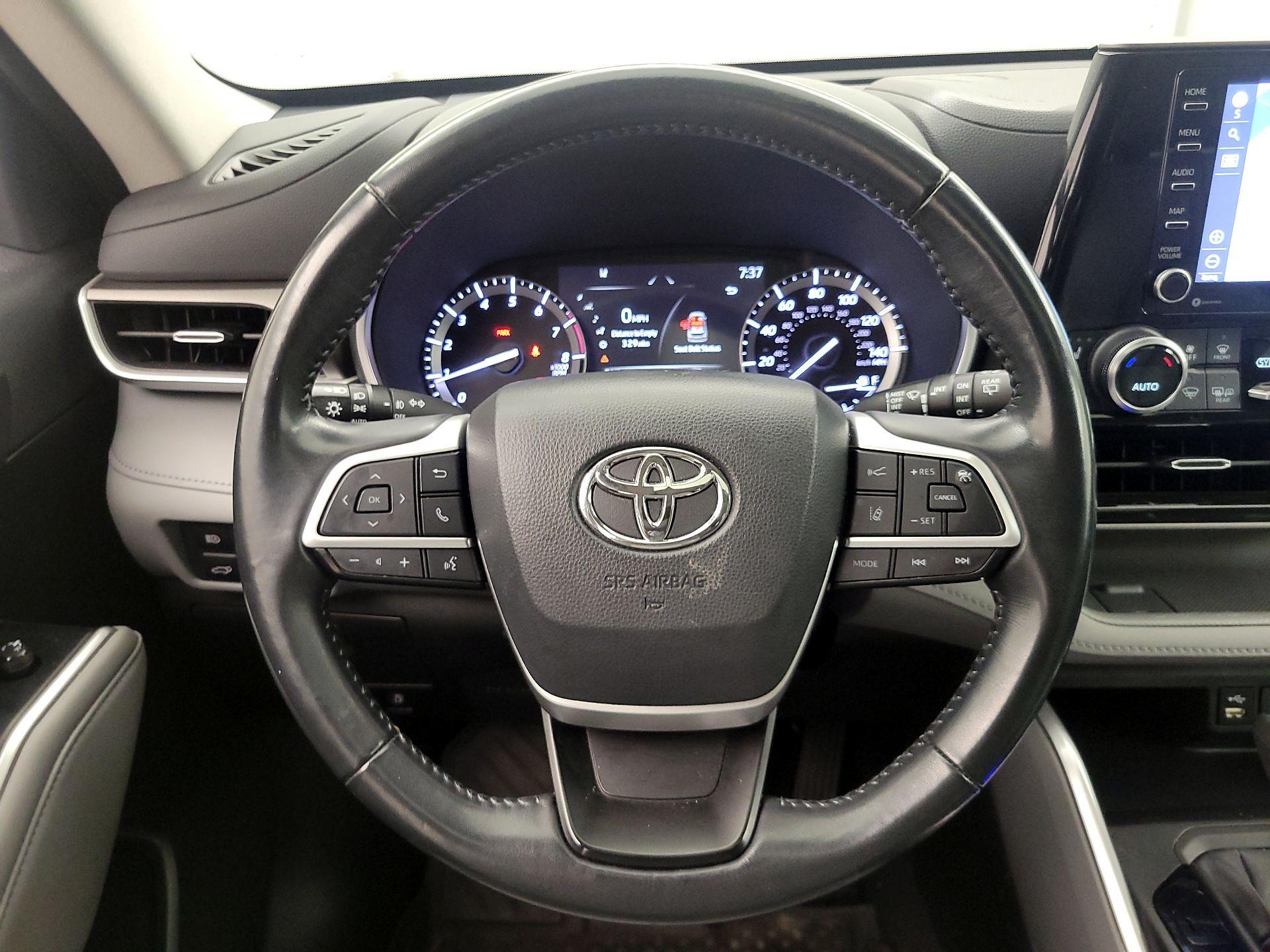 Thumbnail: 2022 Toyota Highlander - 10