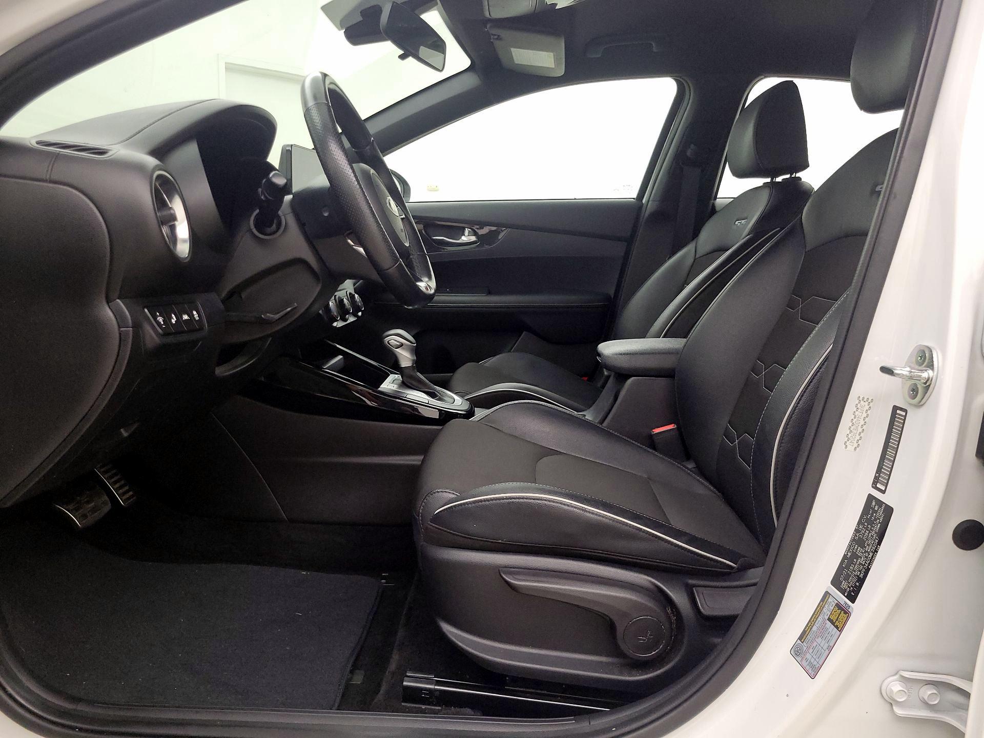 Thumbnail: 2021 Kia Forte - 11