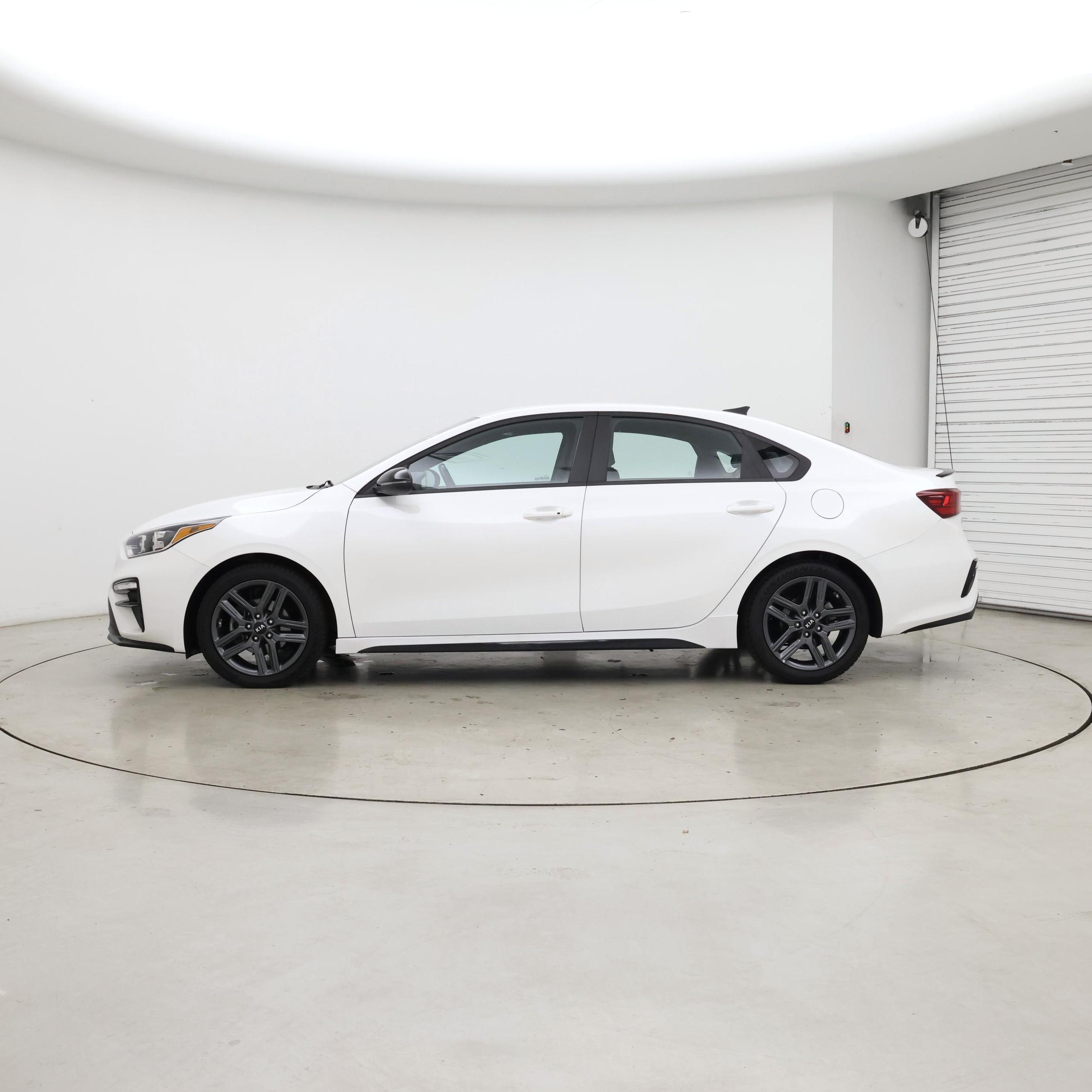 Thumbnail: 2021 Kia Forte - 3