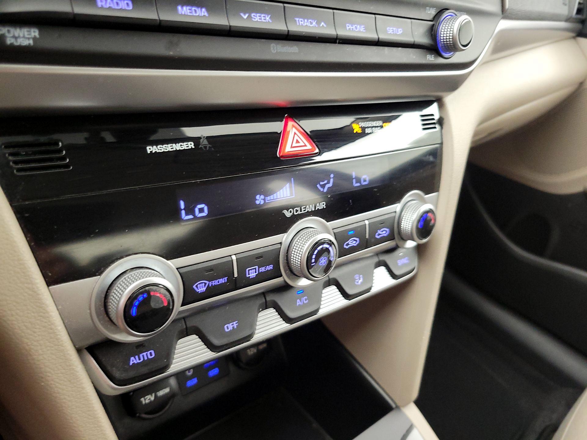 Thumbnail: 2020 Hyundai Elantra - 16