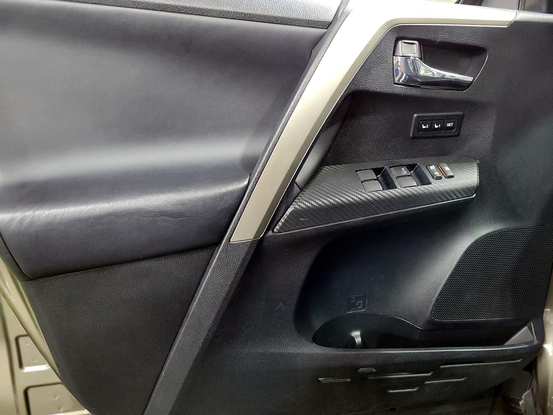 Thumbnail: 2014 Toyota RAV4 - 12