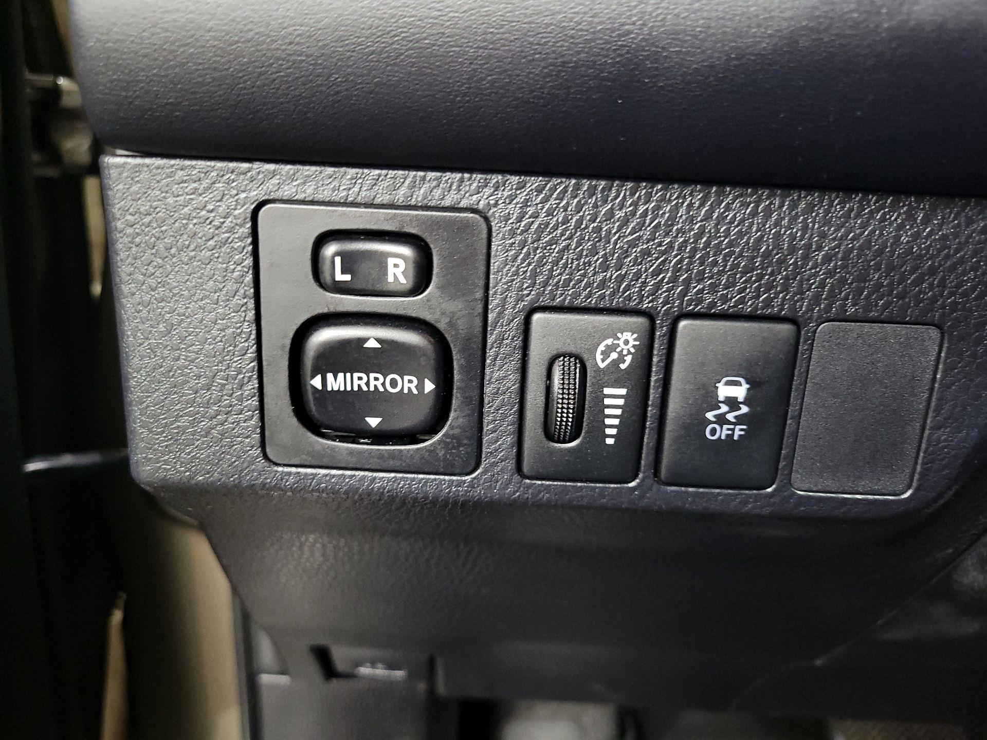 Thumbnail: 2014 Toyota RAV4 - 13