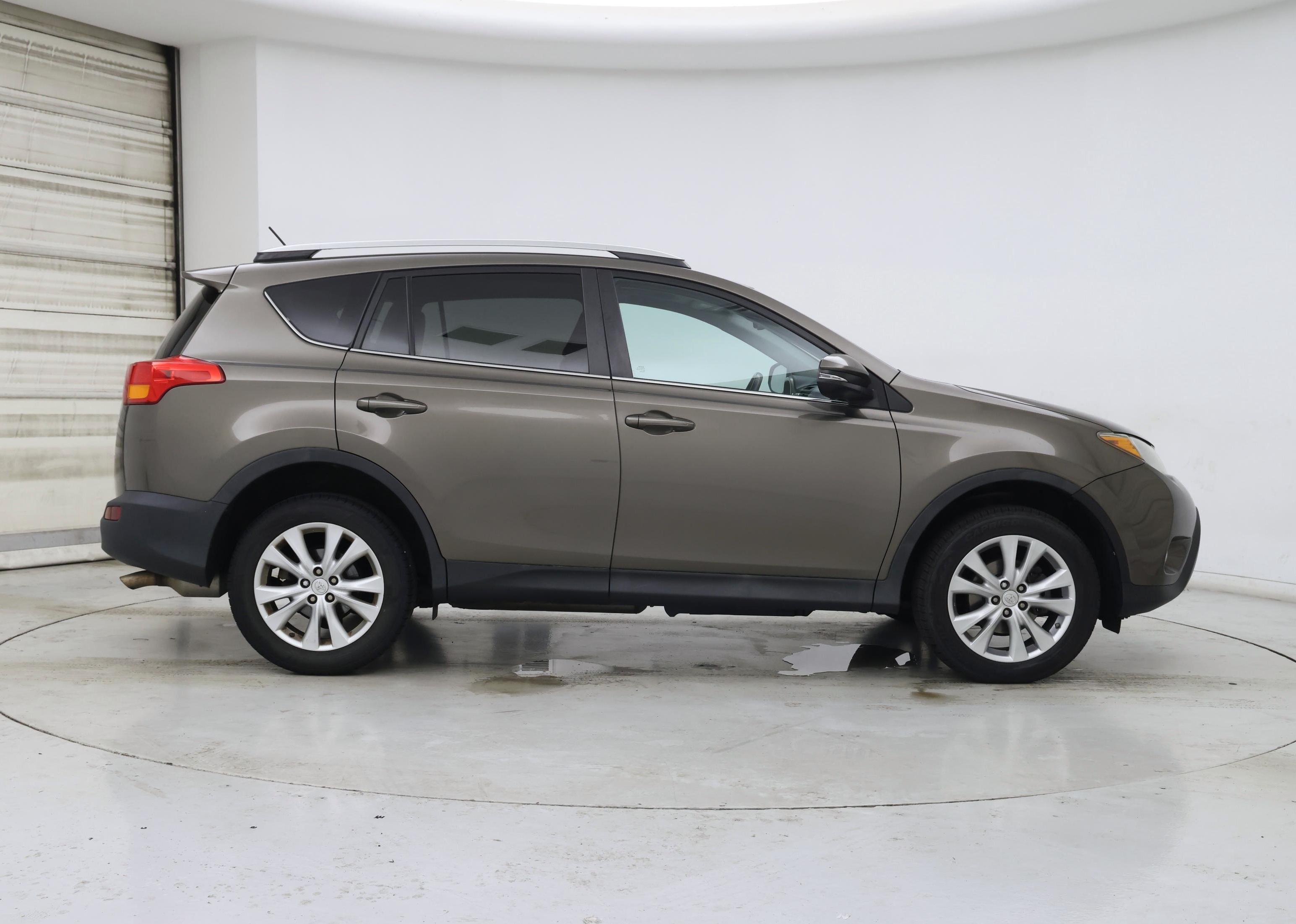 Thumbnail: 2014 Toyota RAV4 - 7