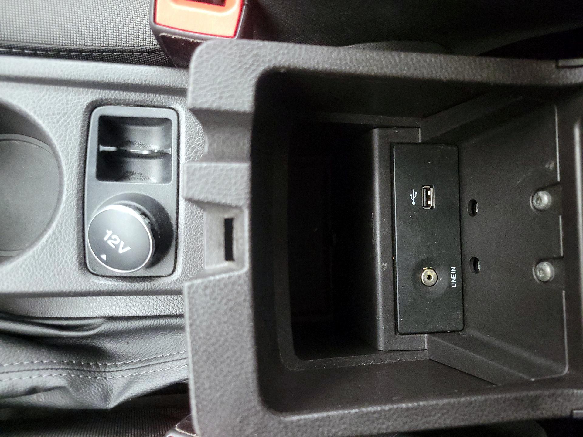 Thumbnail: 2014 Ford Focus - 17