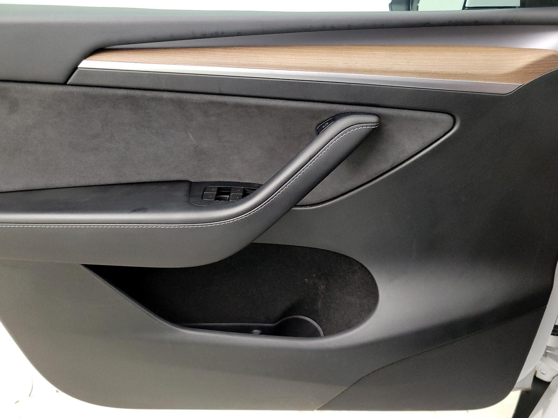 Thumbnail: 2023 Tesla Model Y - 12