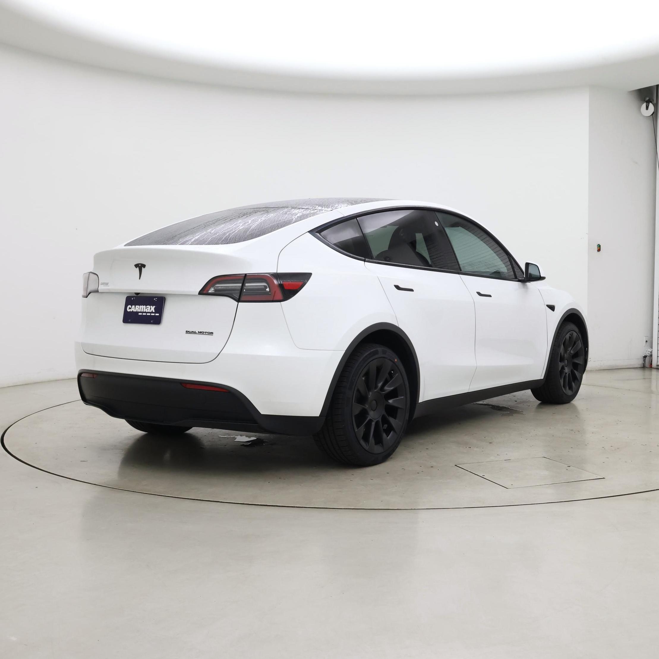 Thumbnail: 2023 Tesla Model Y - 8