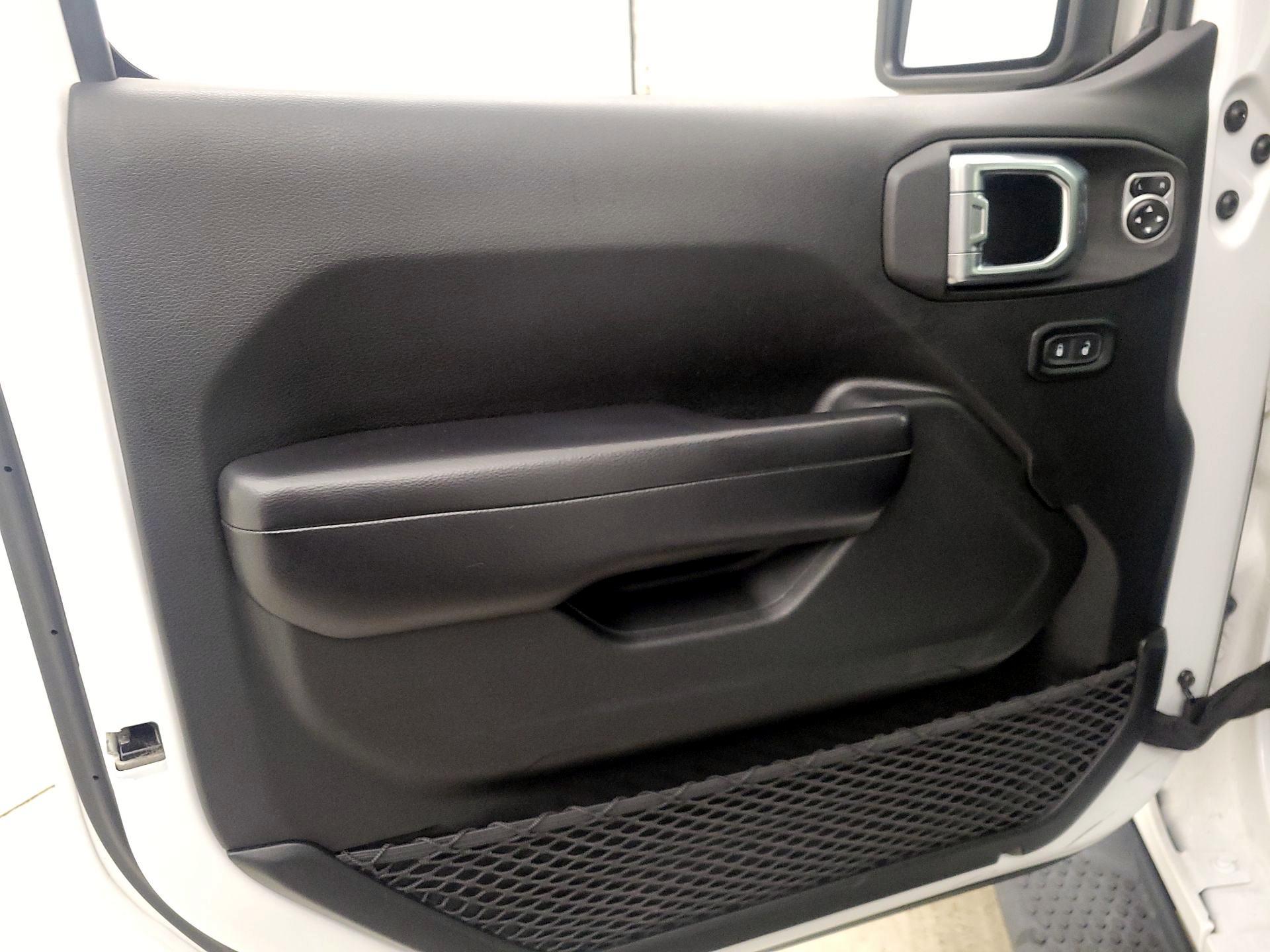 Thumbnail: 2019 Jeep Wrangler - 12