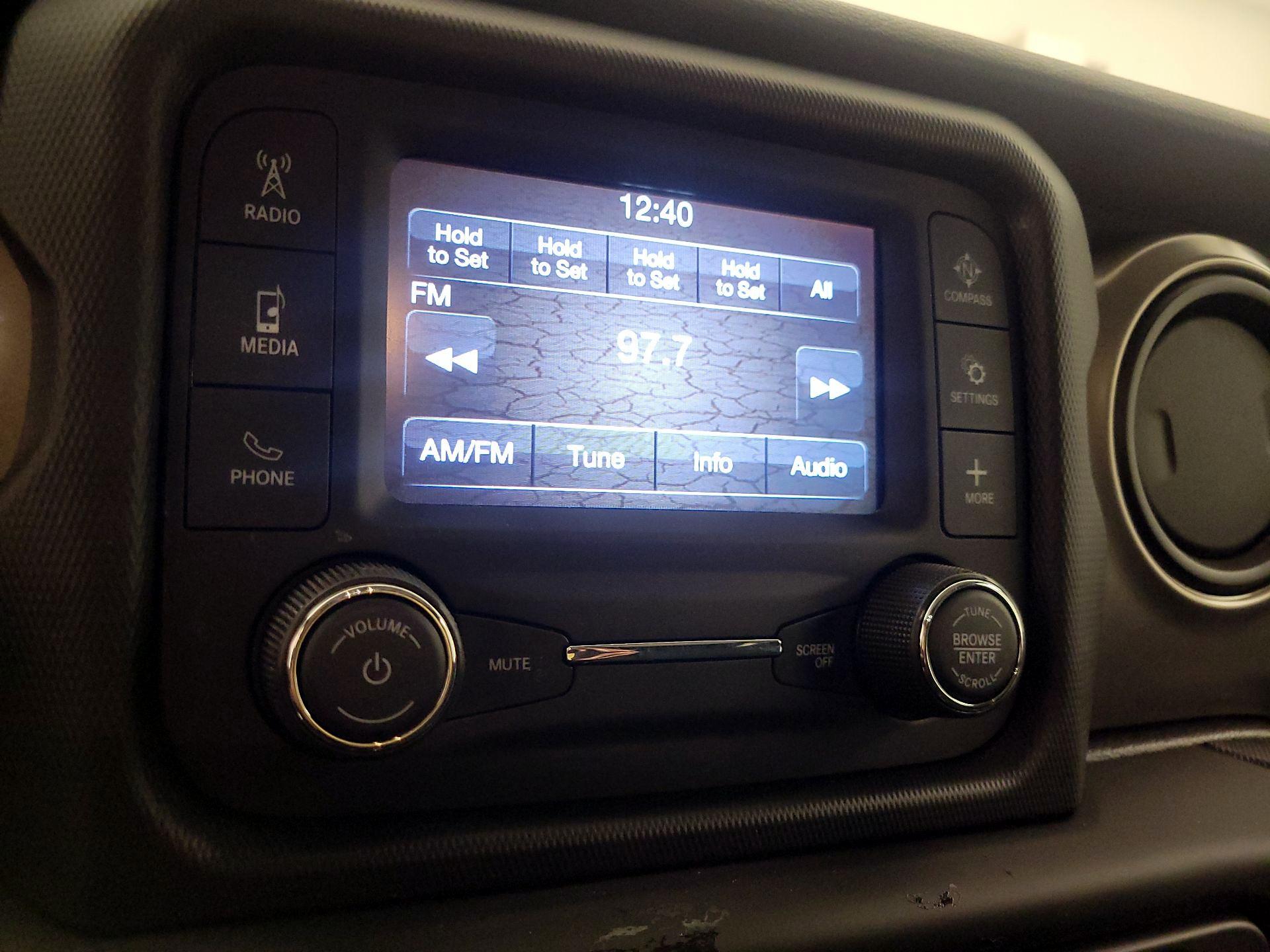 Thumbnail: 2019 Jeep Wrangler - 15