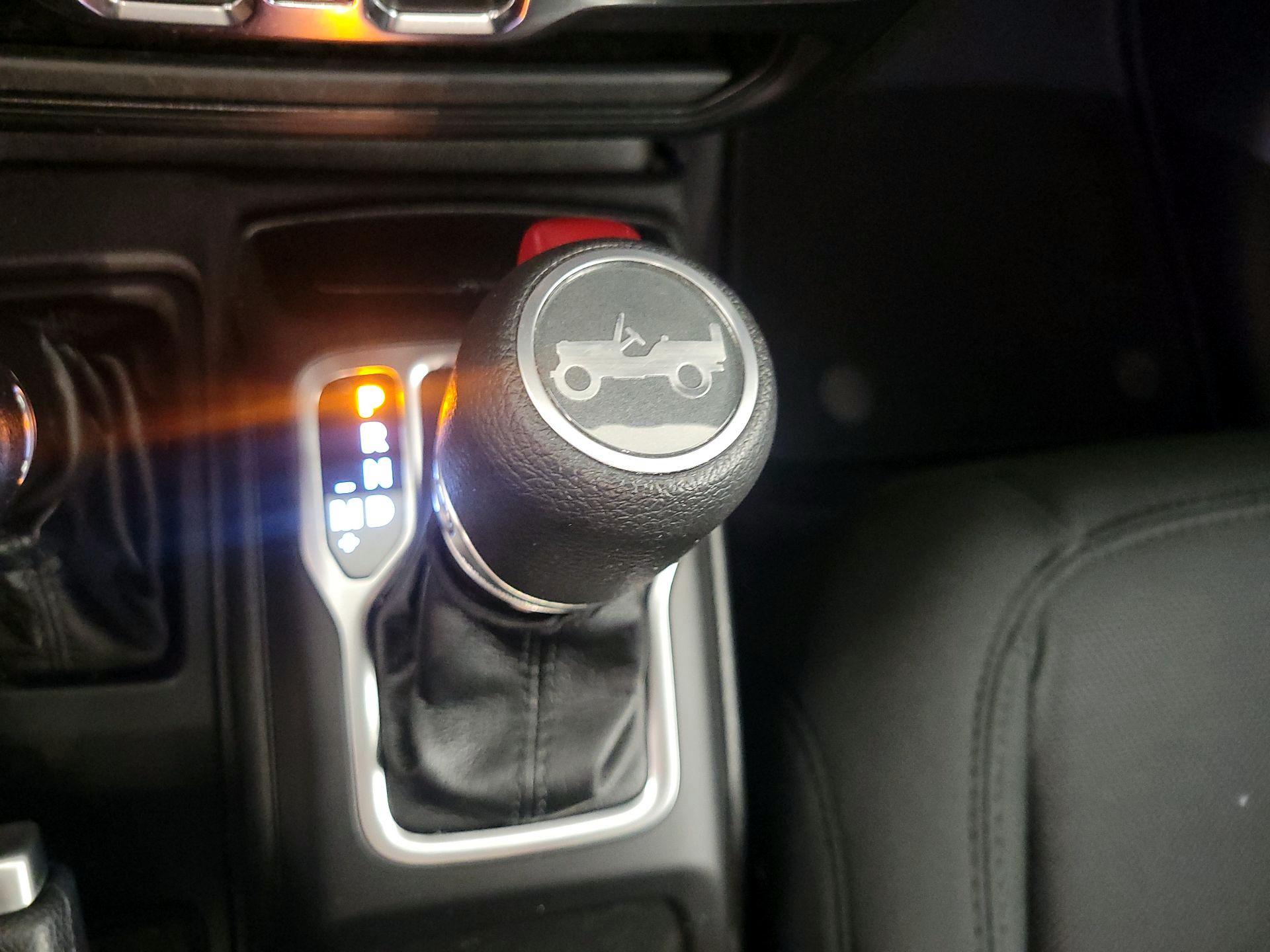 Thumbnail: 2019 Jeep Wrangler - 17
