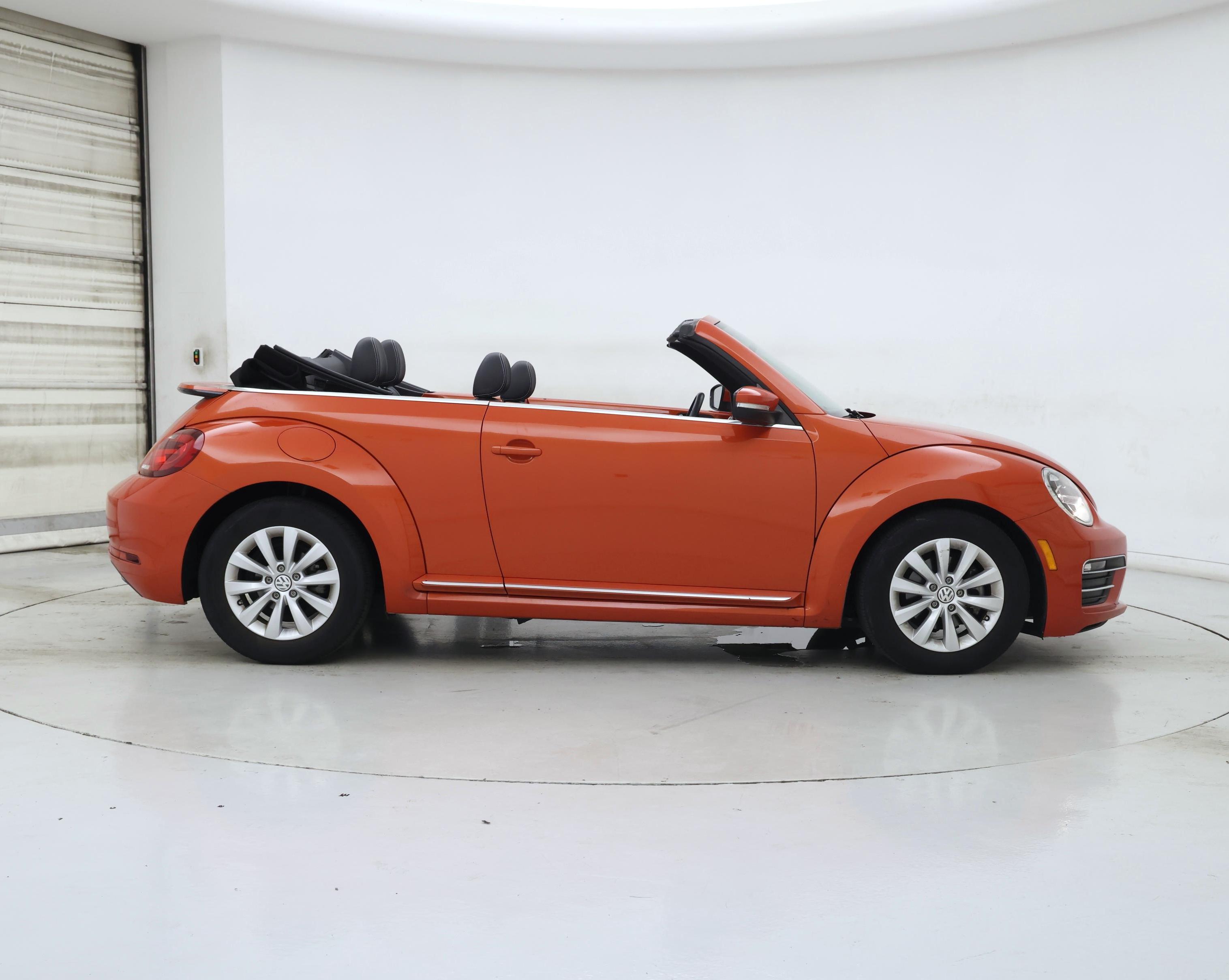 Thumbnail: 2019 Volkswagen Beetle - 7