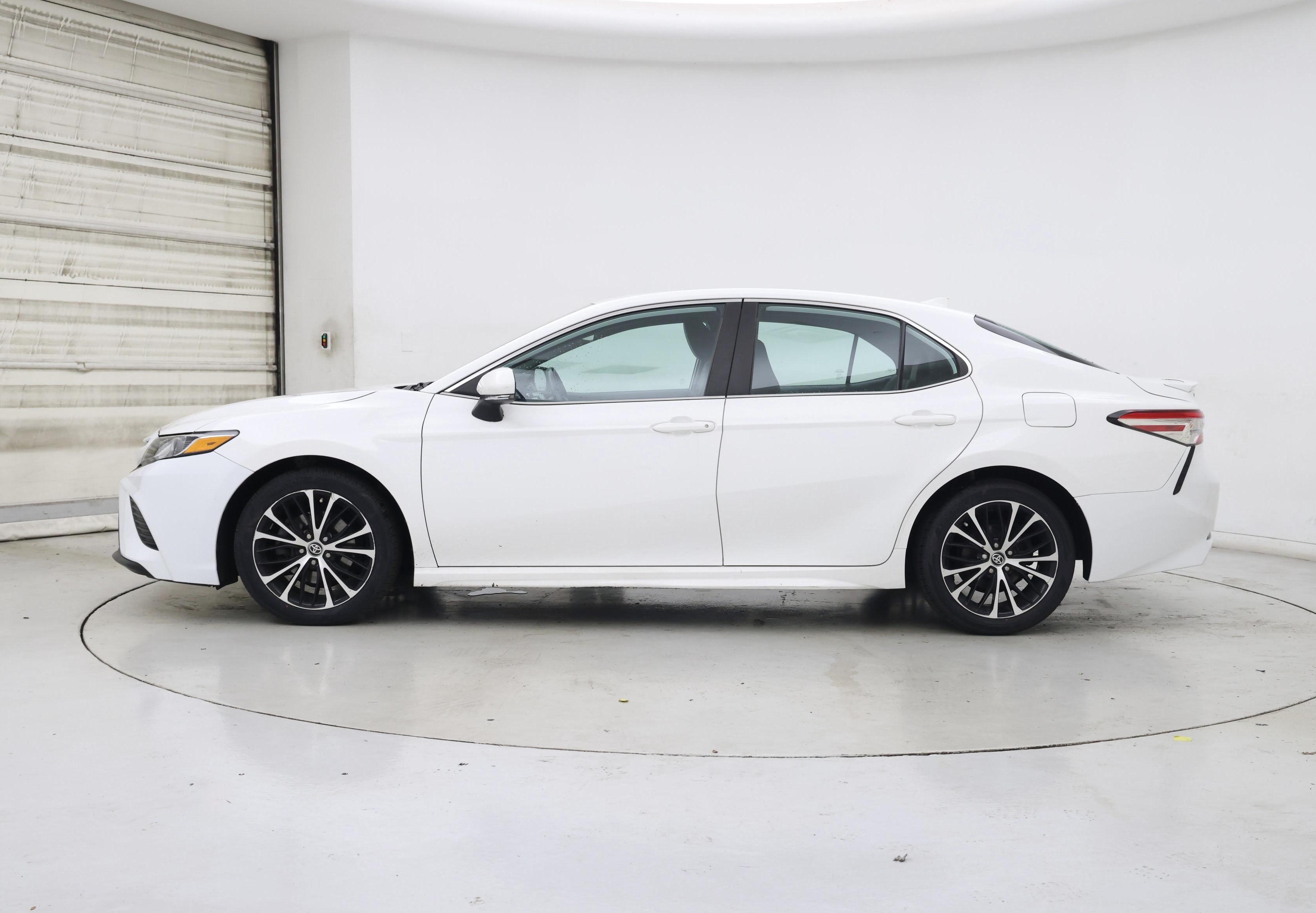 Thumbnail: 2020 Toyota Camry - 3