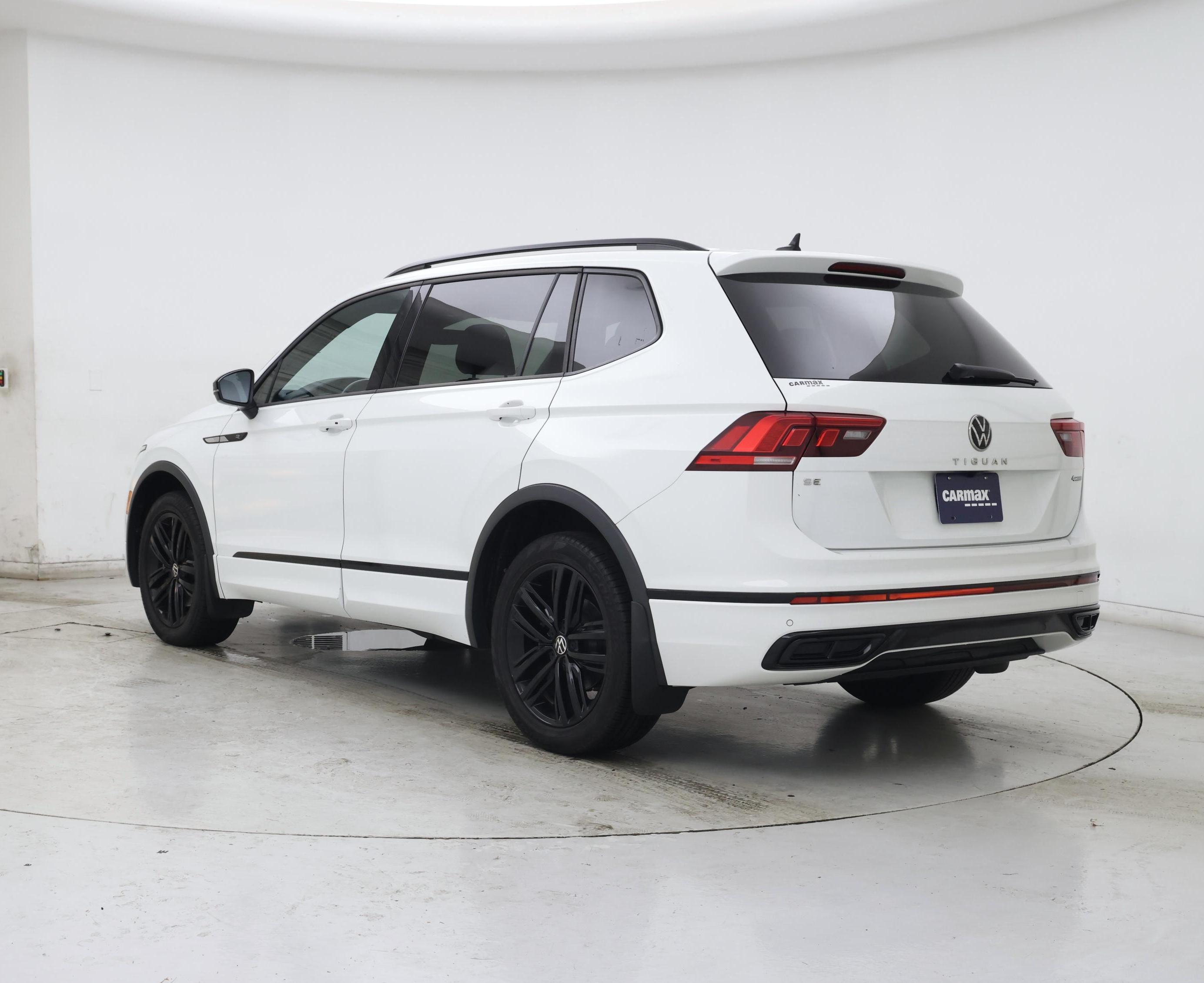 Thumbnail: 2022 Volkswagen Tiguan - 2