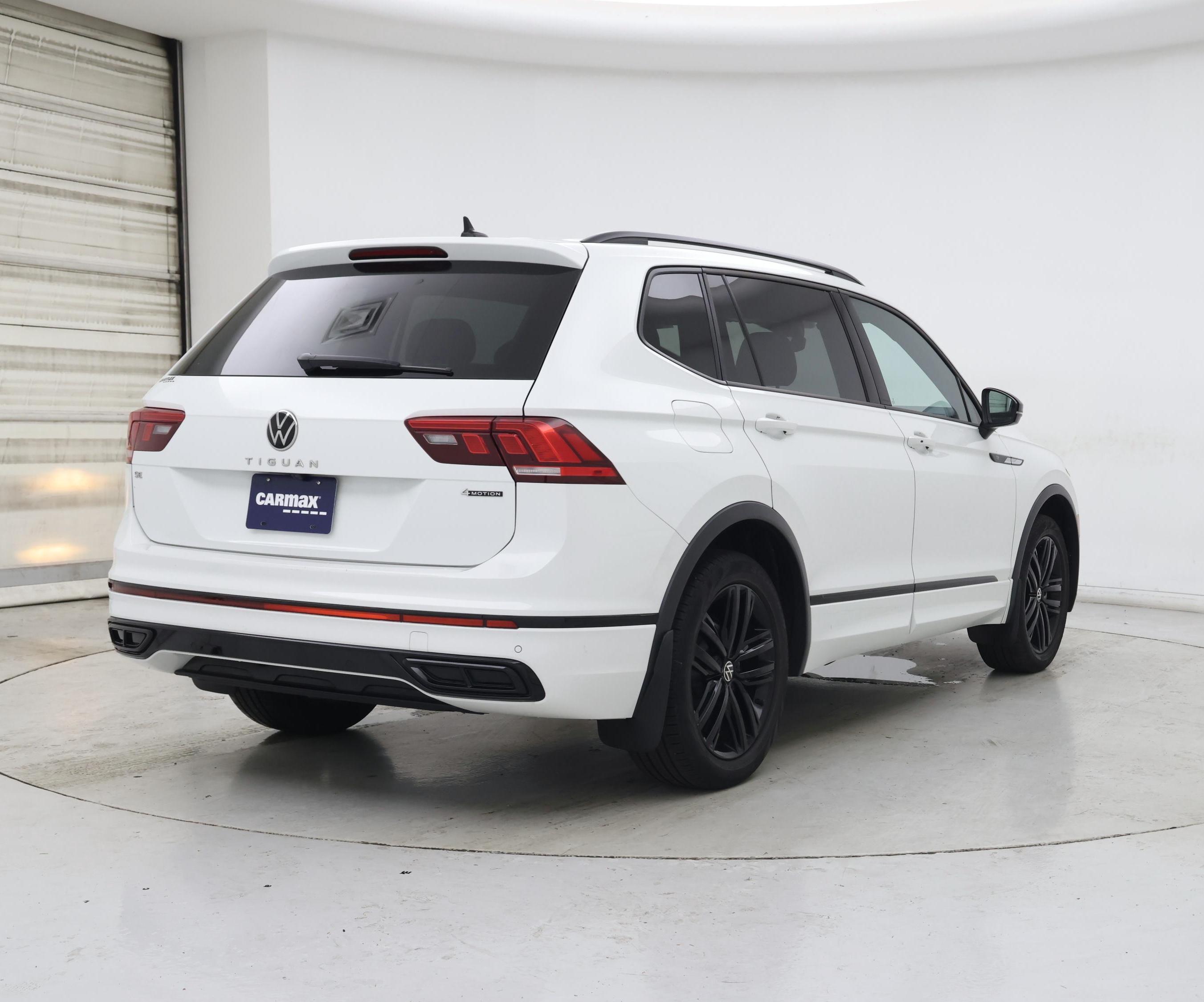 Thumbnail: 2022 Volkswagen Tiguan - 8