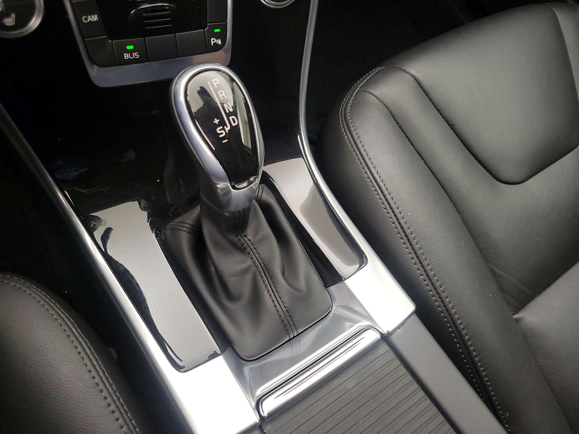 Thumbnail: 2016 Volvo XC60 - 18