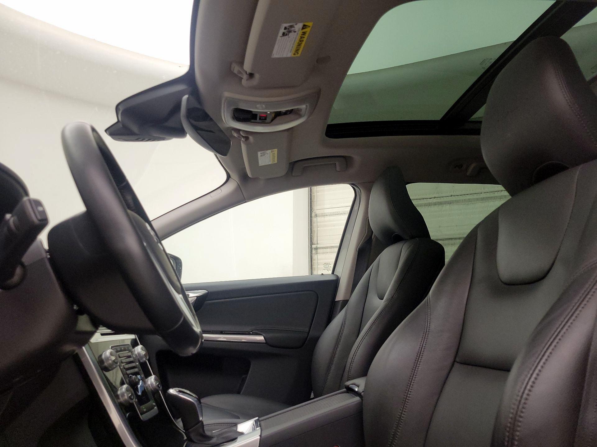 Thumbnail: 2016 Volvo XC60 - 20