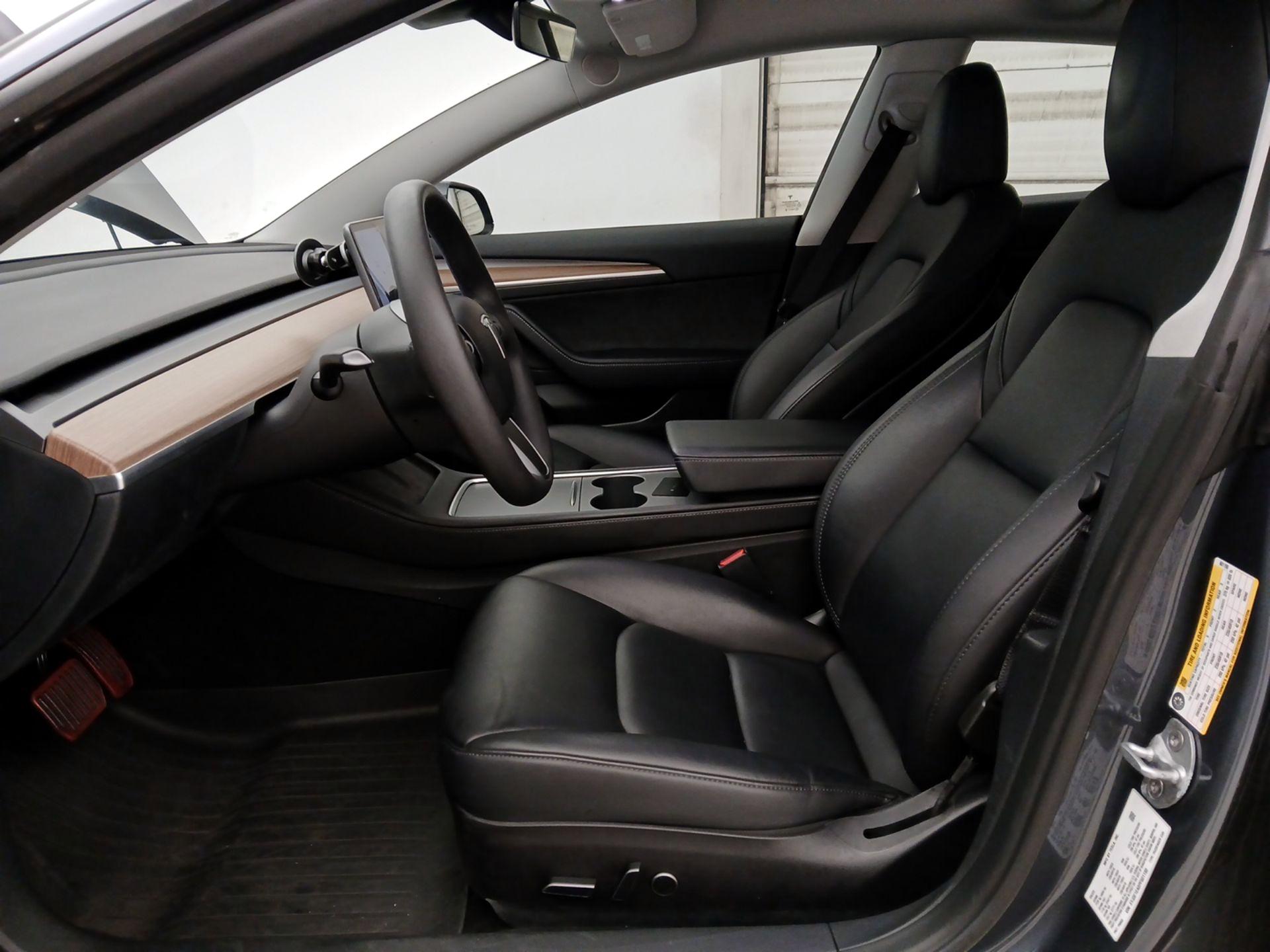 Thumbnail: 2023 Tesla Model 3 - 11
