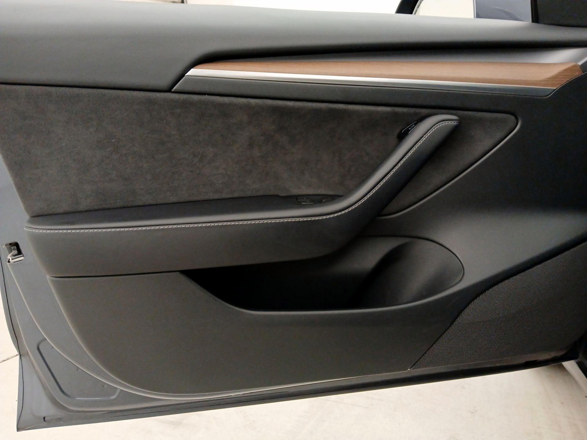 Thumbnail: 2023 Tesla Model 3 - 12