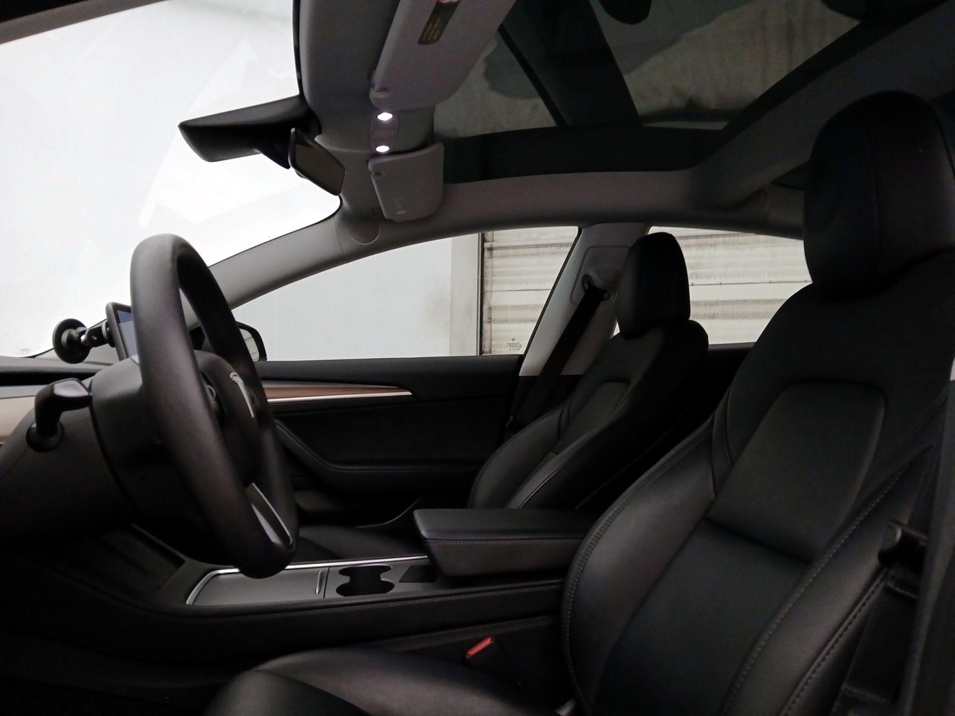 Thumbnail: 2023 Tesla Model 3 - 19
