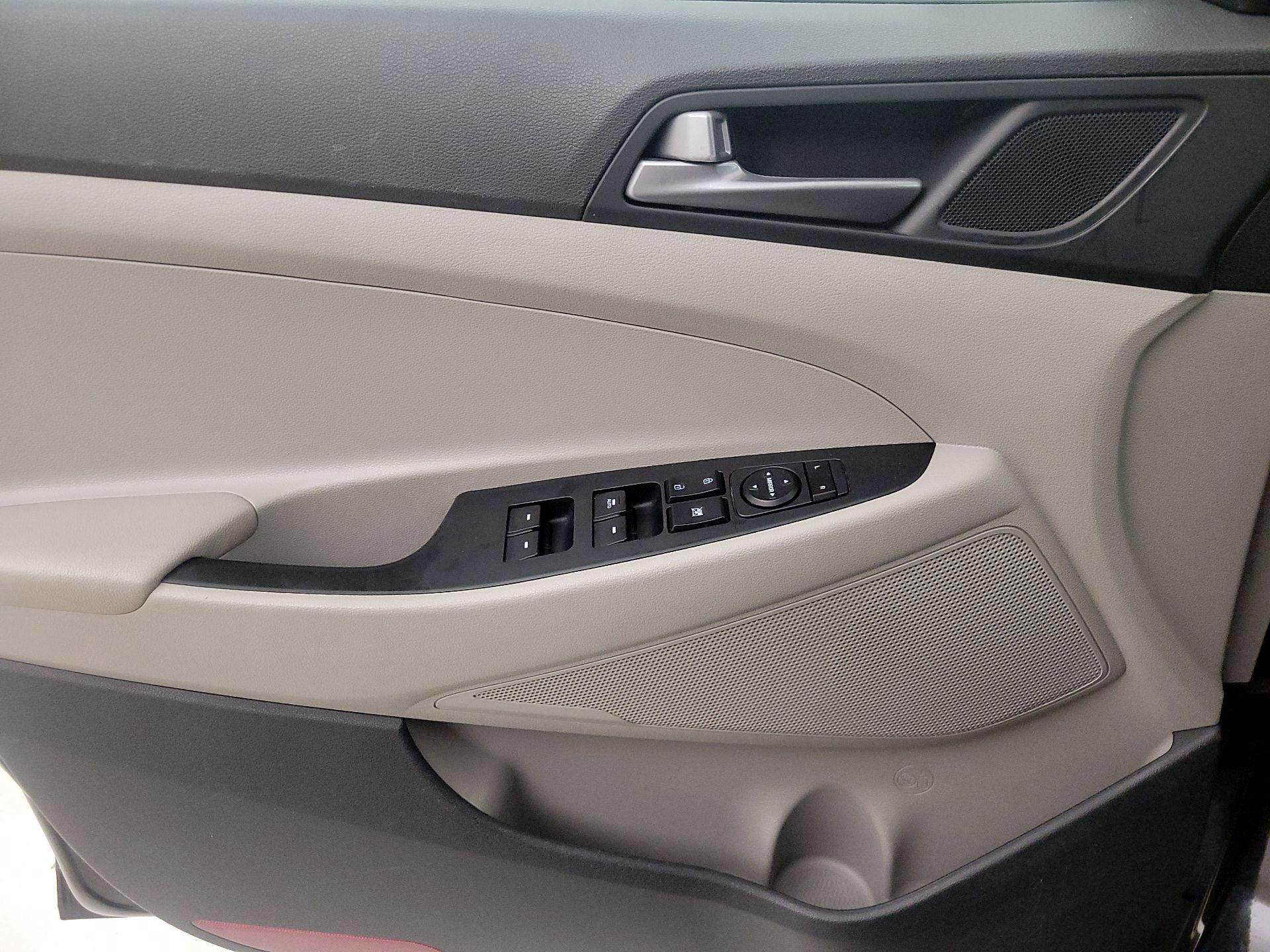 Thumbnail: 2017 Hyundai Tucson - 12