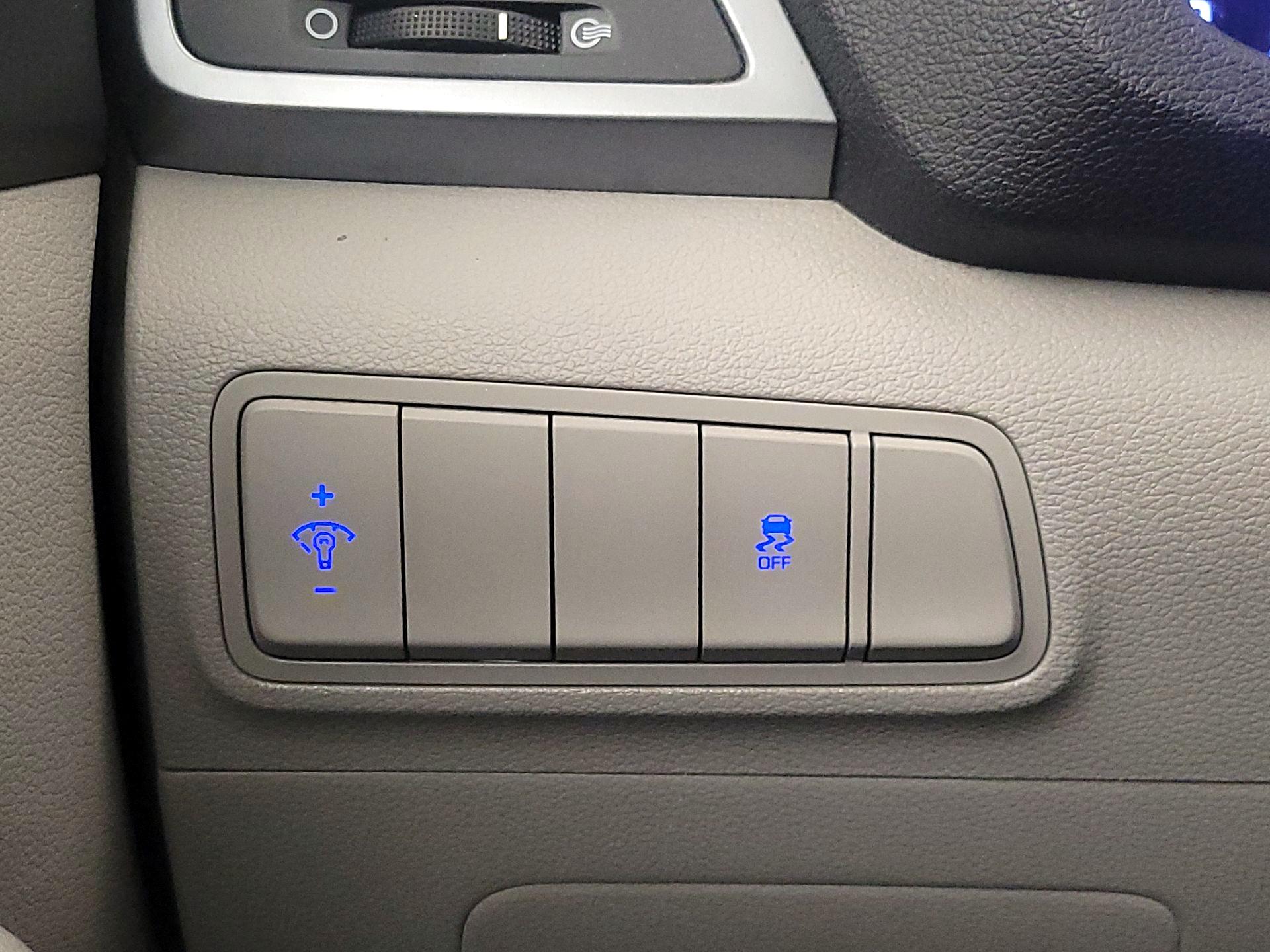 Thumbnail: 2017 Hyundai Tucson - 13